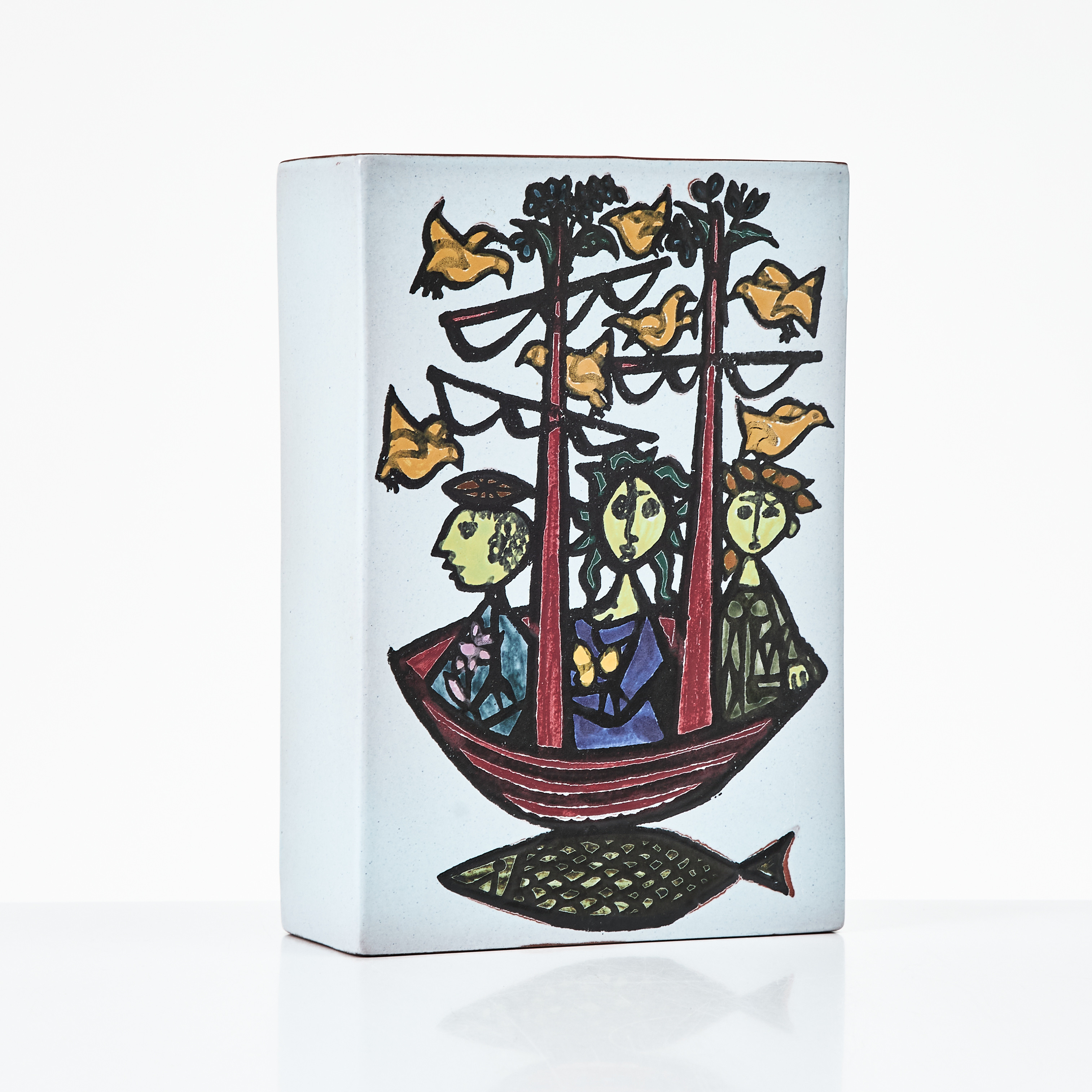 STIG LINDBERG. Vas, "Karneval" Gustavsberg, signerad med studiohand, fajans med målad dekor.