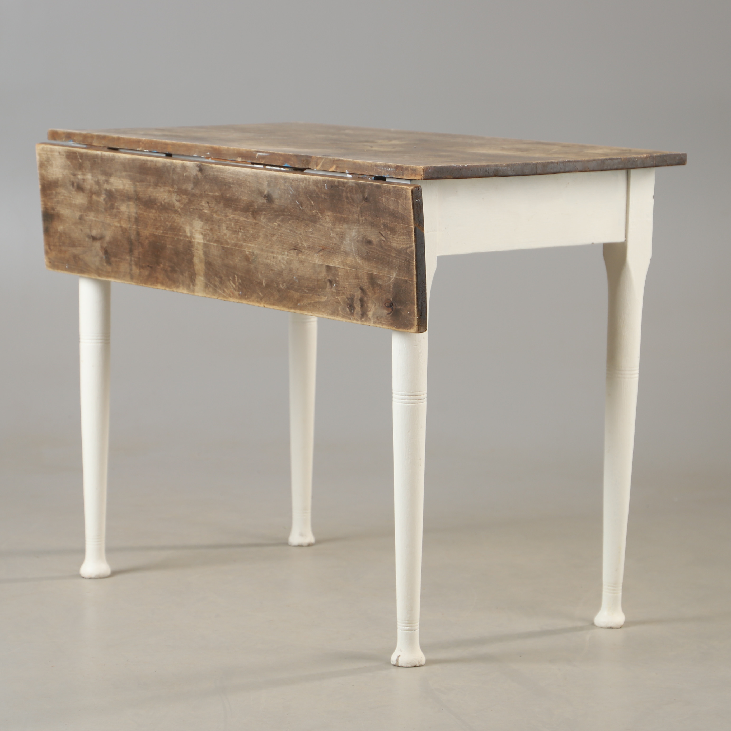 KLAFFBORD, målat, 1900-talets första hälft.