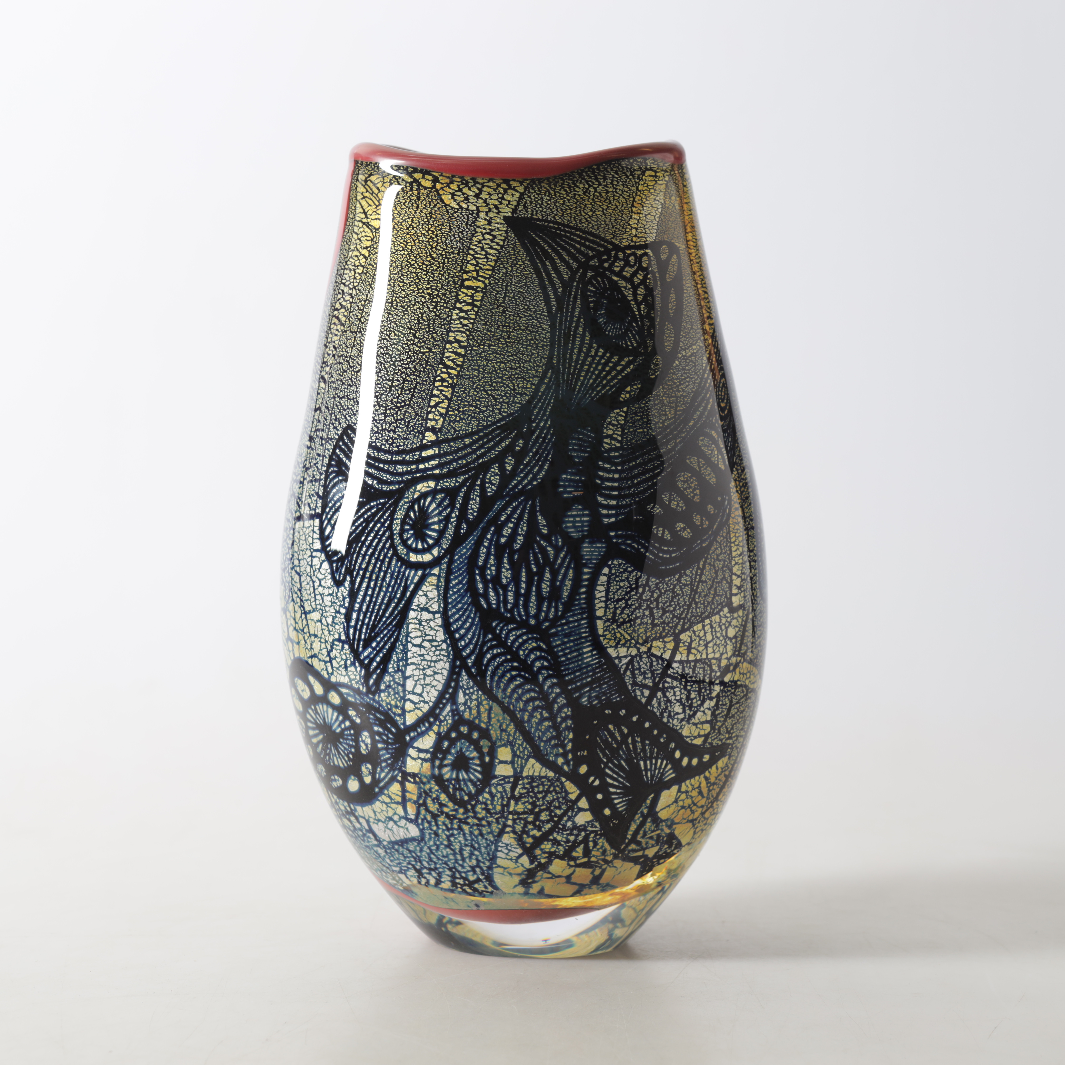 MORGAN PERSSON. Vas, glas, graalteknik, signerad samt daterad 2012.