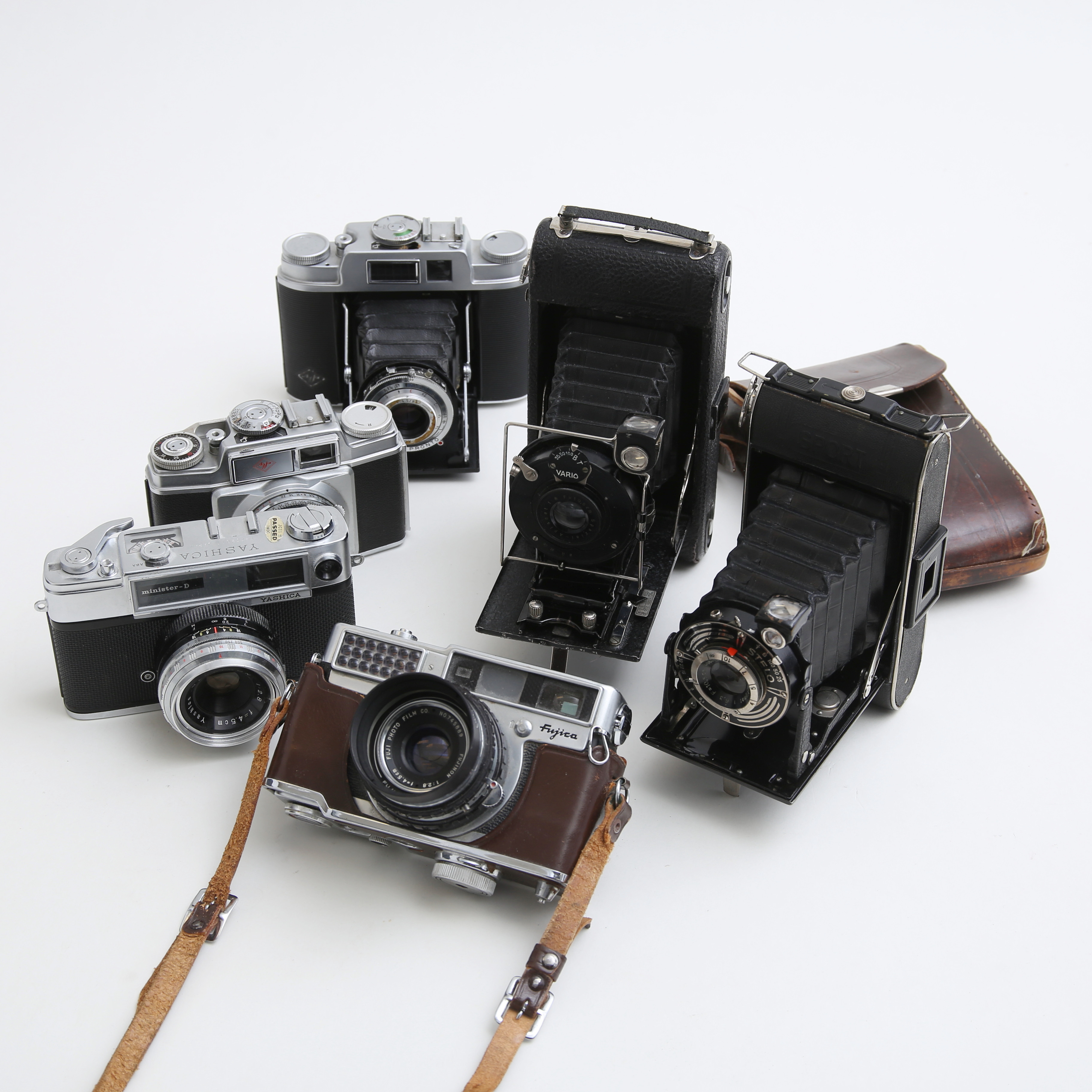 KAMEROR 6 st, bla Yashica, Fujica mm.