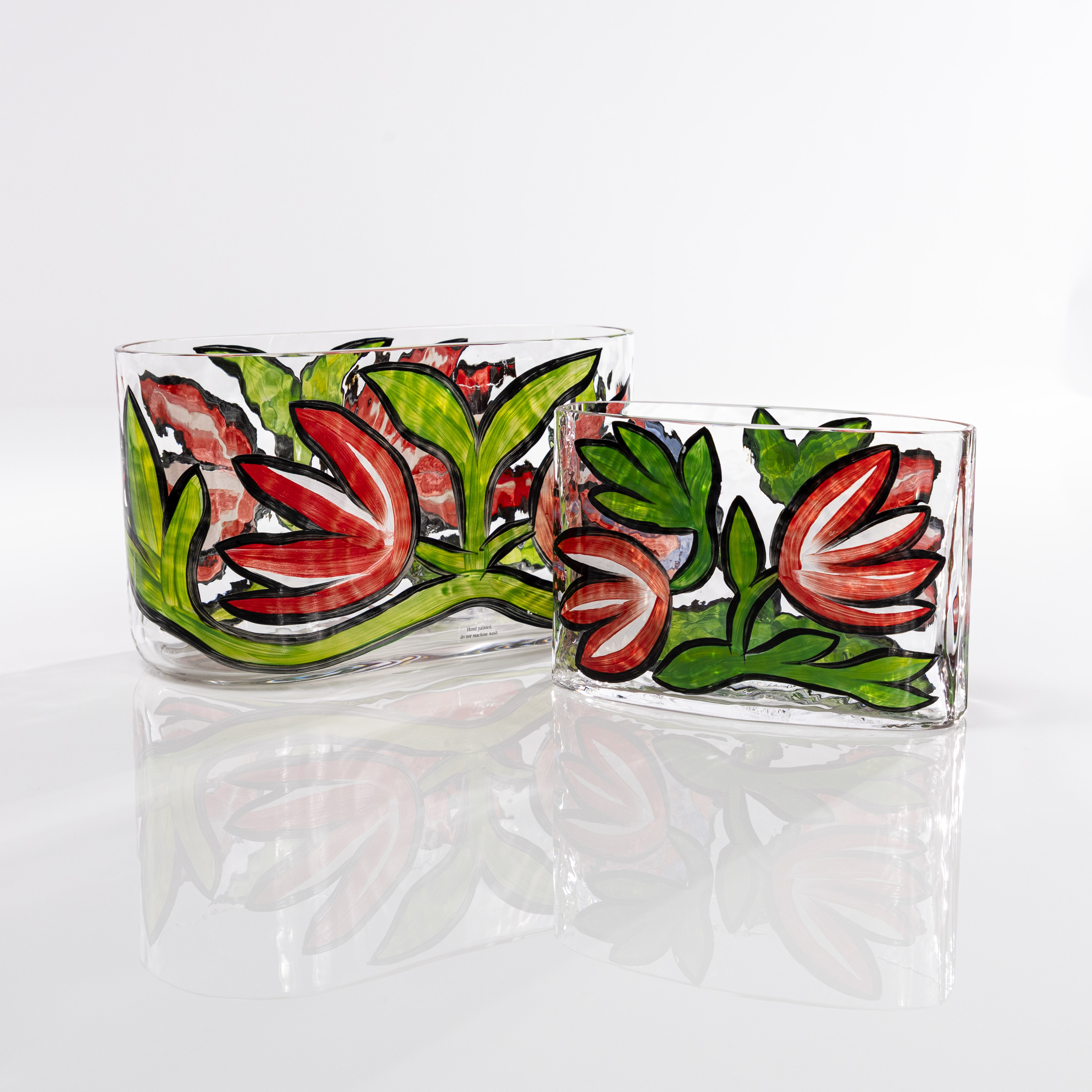 ULRICA HYDMAN-VALLIEN. vaser, 2 st, signerade, Kosta Boda, högsta 13 cm.