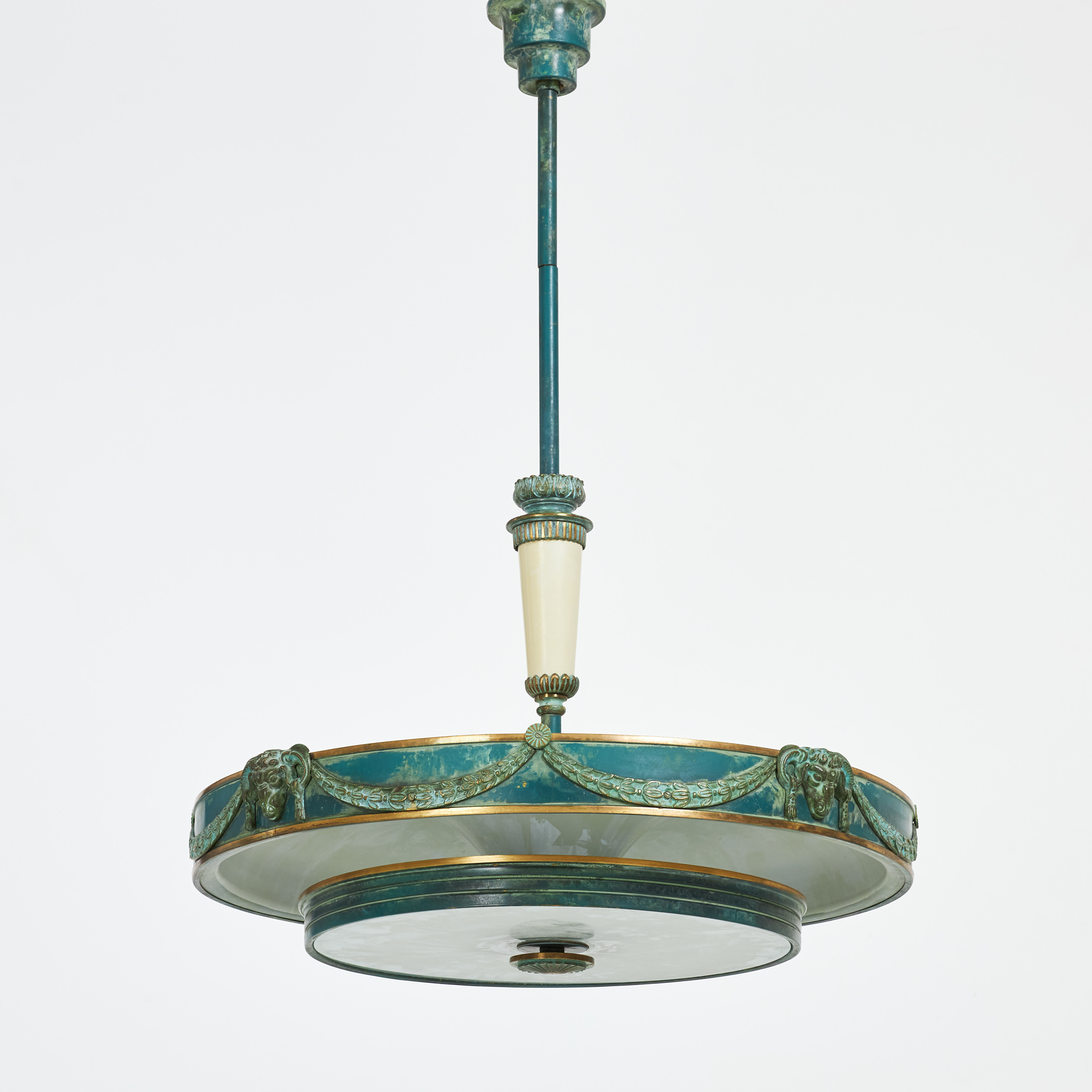 EINAR BÄCKSTRÖM. Takplafond, 1950-tal, stomme i grönpatinerad metall, tre ljuspunkter.