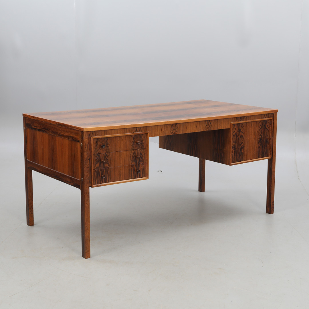 SKRIVBORD, Rosenträ, design A.Ahlström, Osakeyhitiö warkaus, Finland,1900-tal.