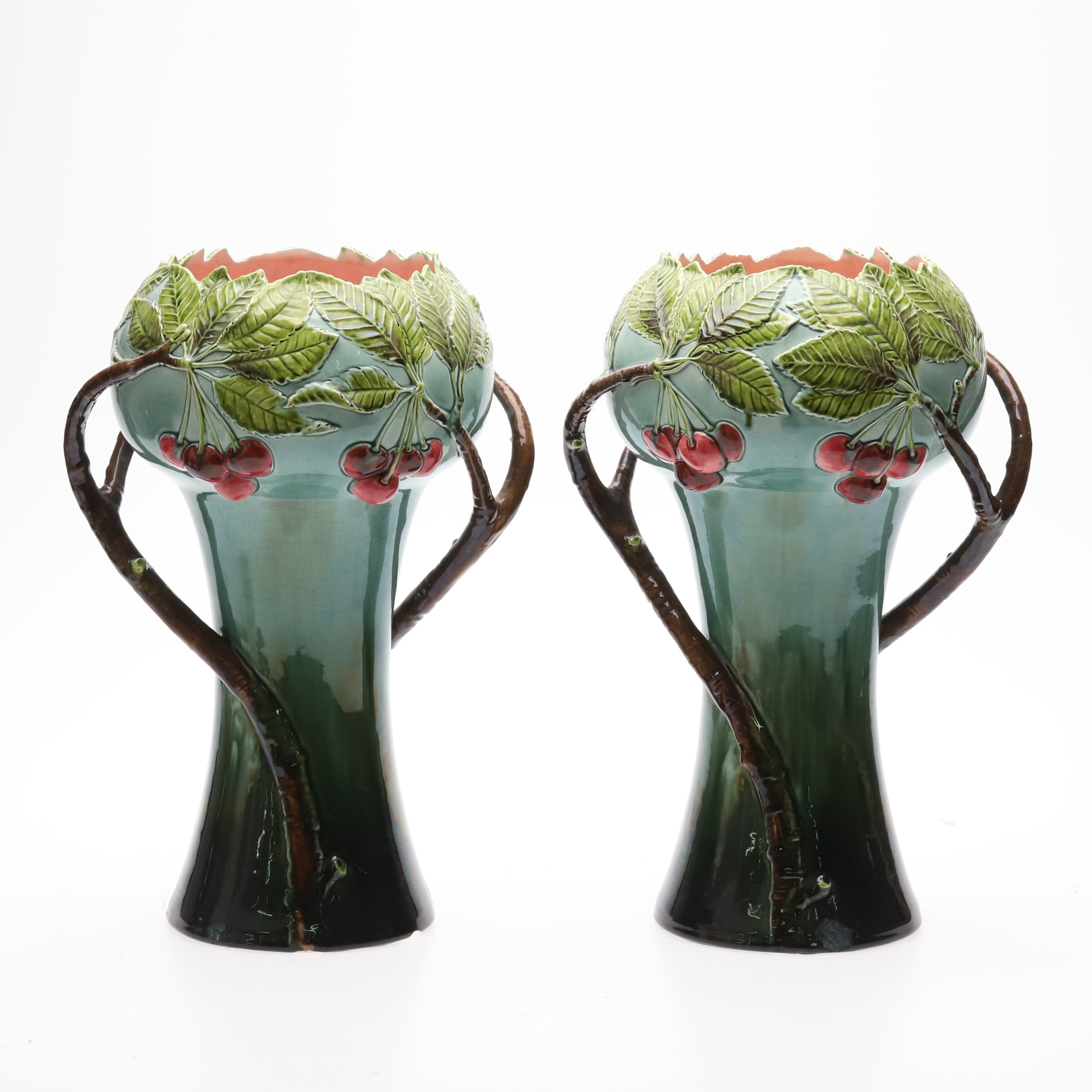 VASER. Ett par, Majolika i jugend. Dekor av körsbärsträd, Julius Dressler, Österrike.
