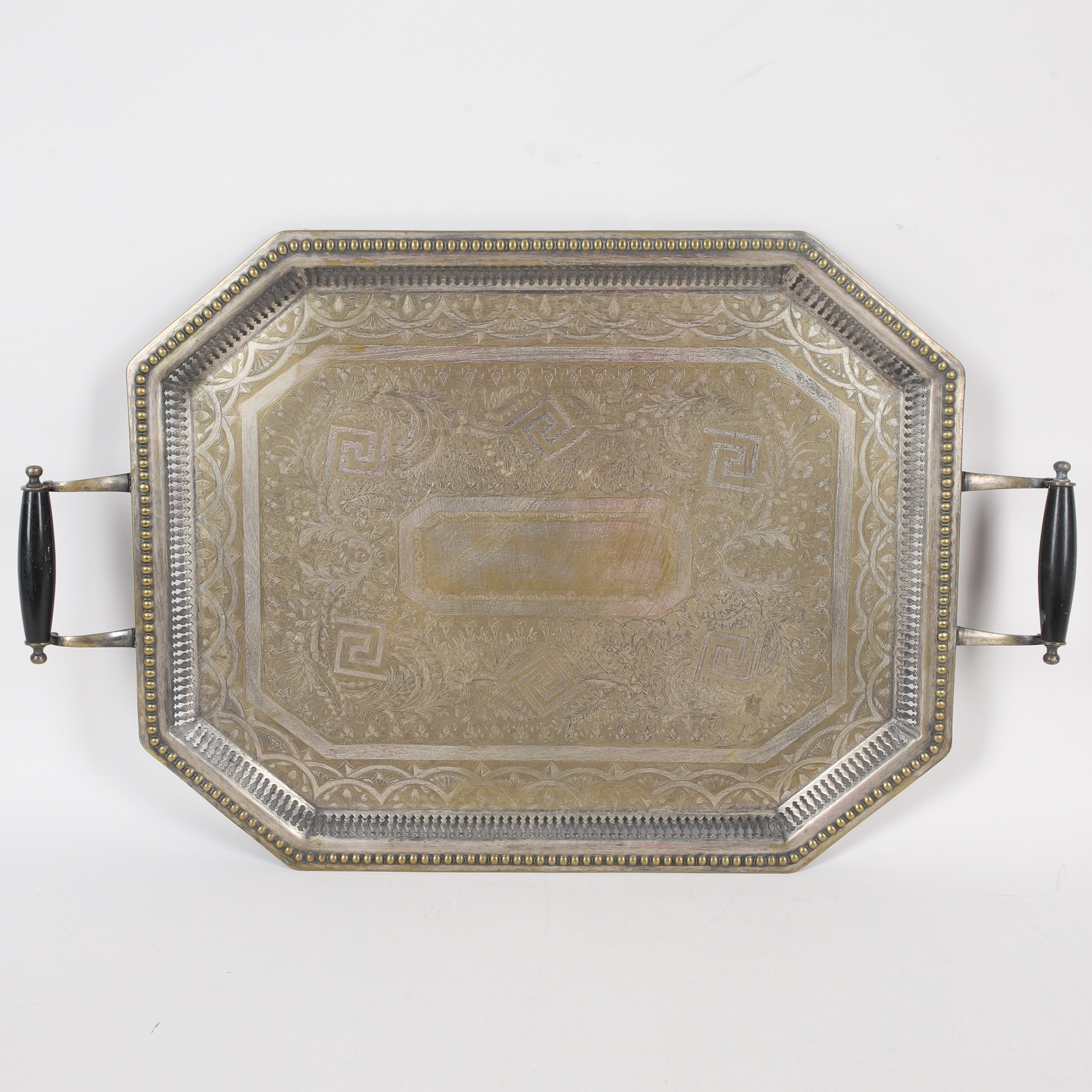 BRICKA med handtag, försilvrad mässing & bakelit, sekelskifte 1800/1900-tal.