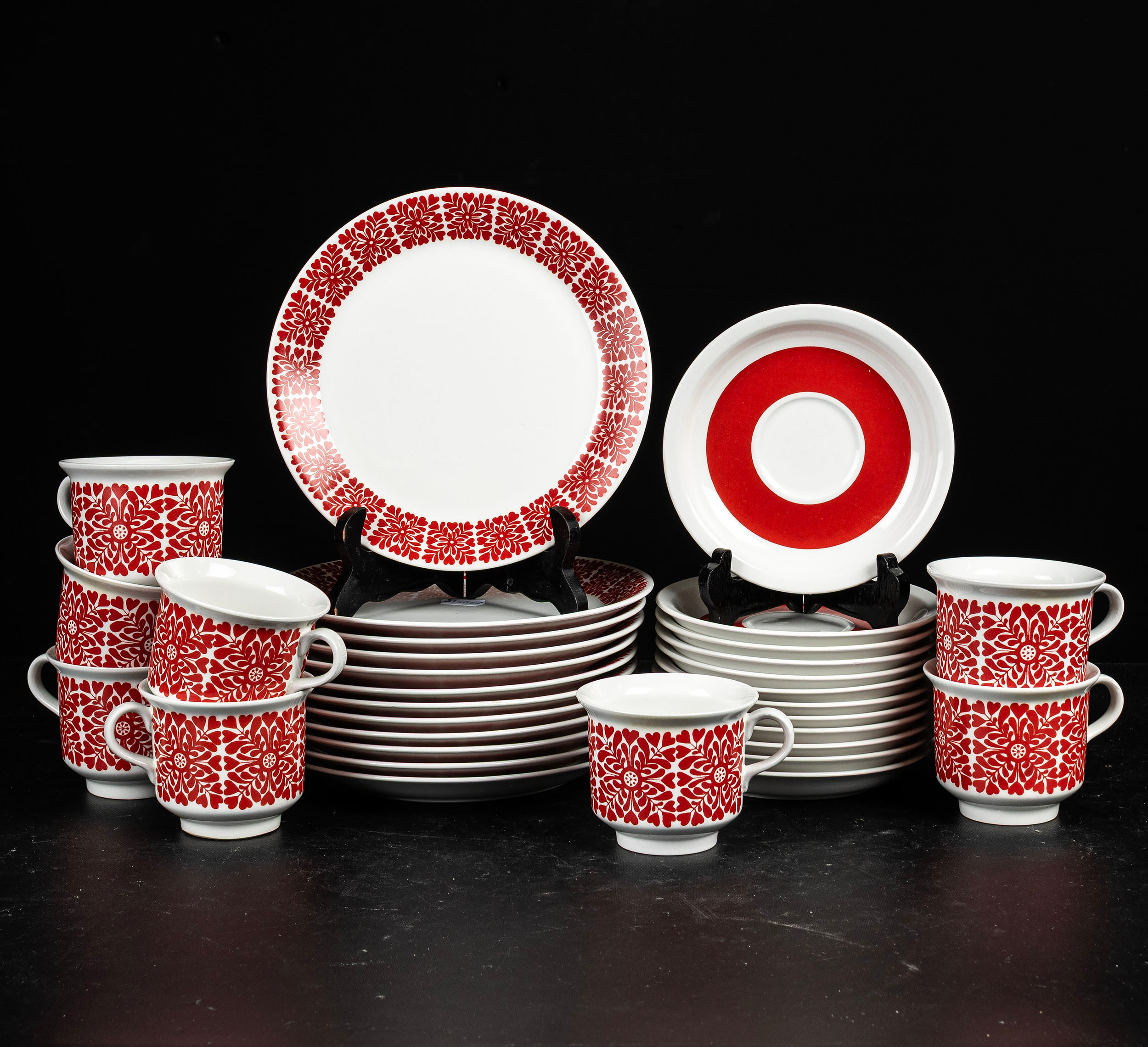 RAIJA UOSIKKINEN. "Tytti", 36 delar, Arabia, Finland, 1960/70-tal.