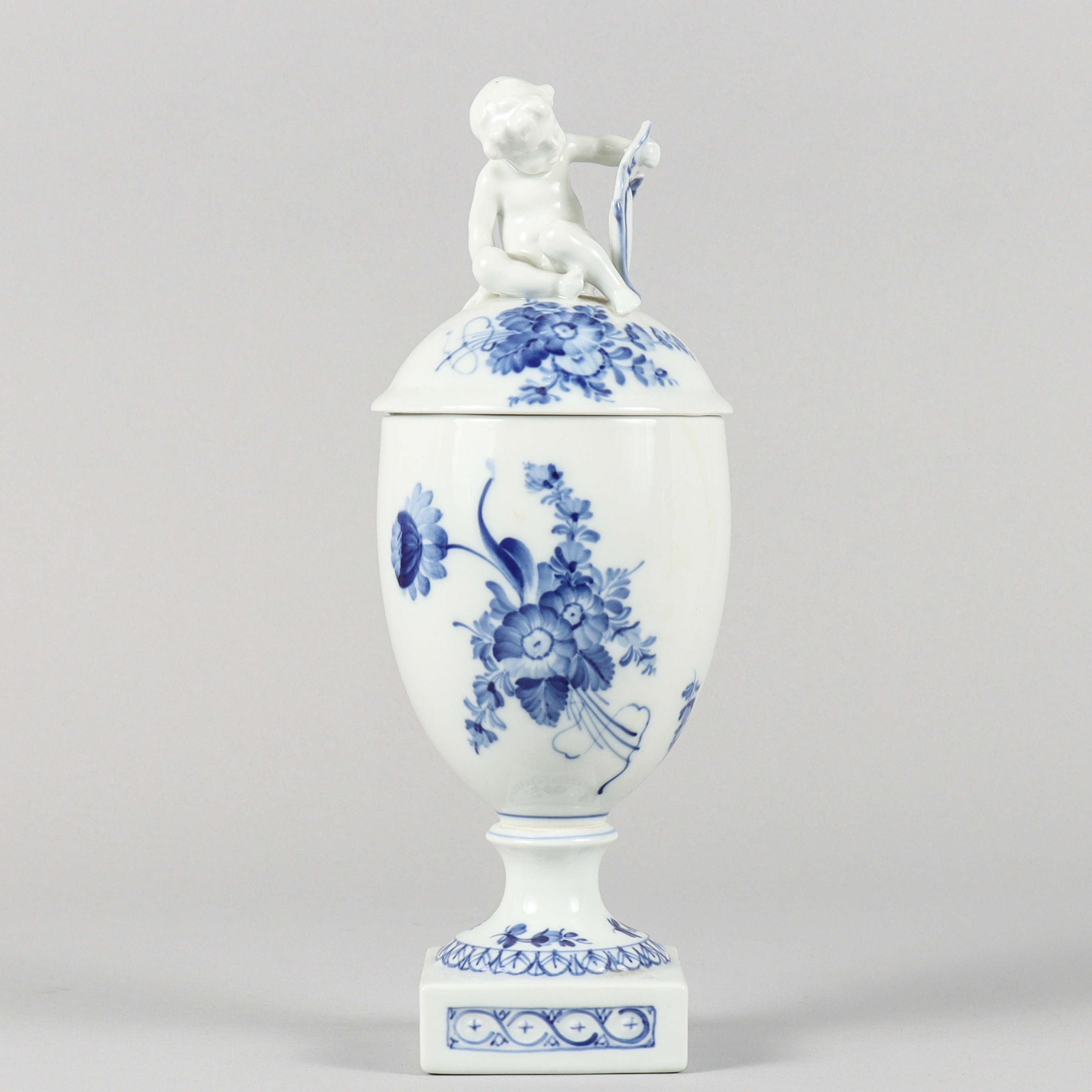 LOCKPOKAL "Blå Blomster", Royal Copenhagen, Danmark.