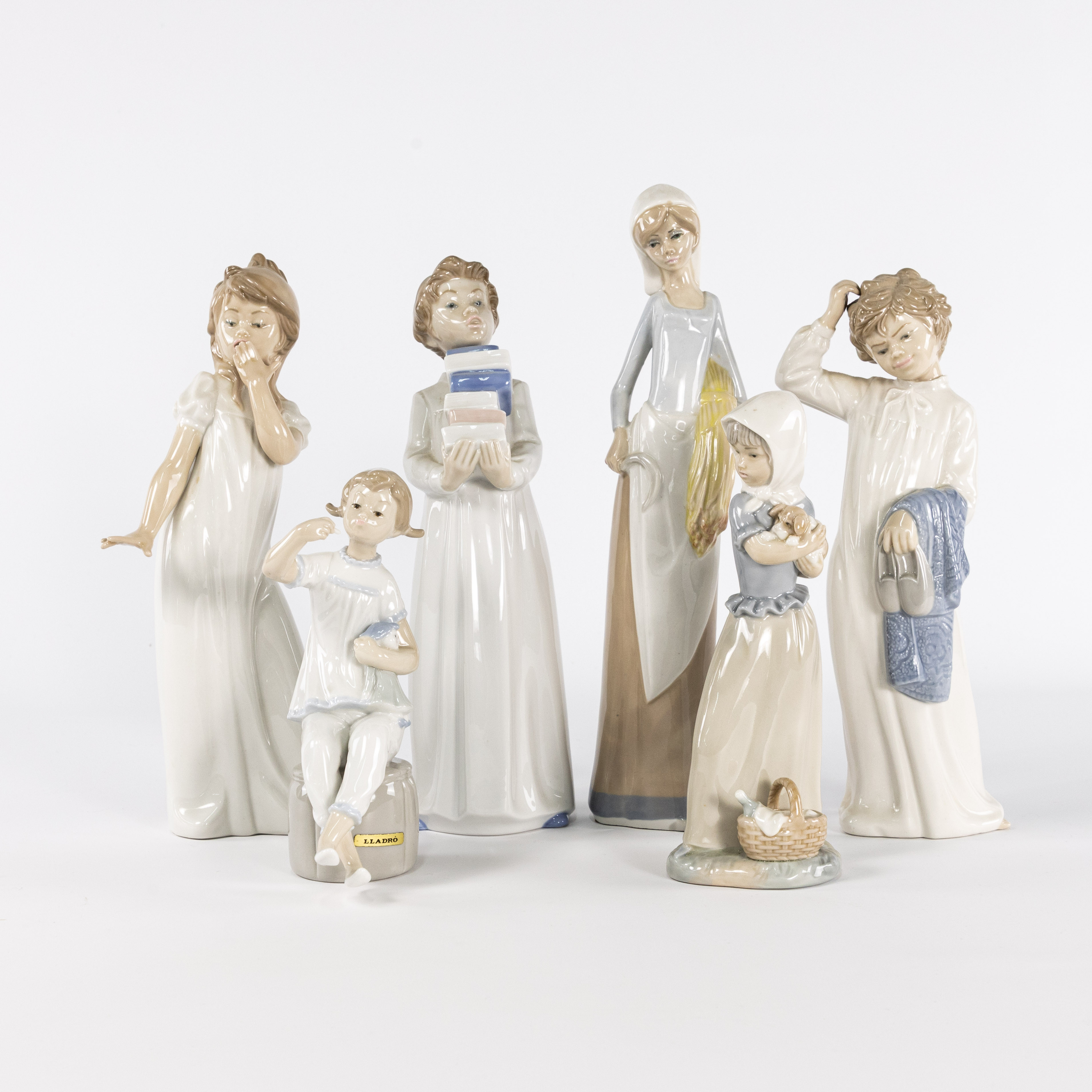 FIGURINER, 6 st, Spanien, bl a Nao, högsta 32 cm.