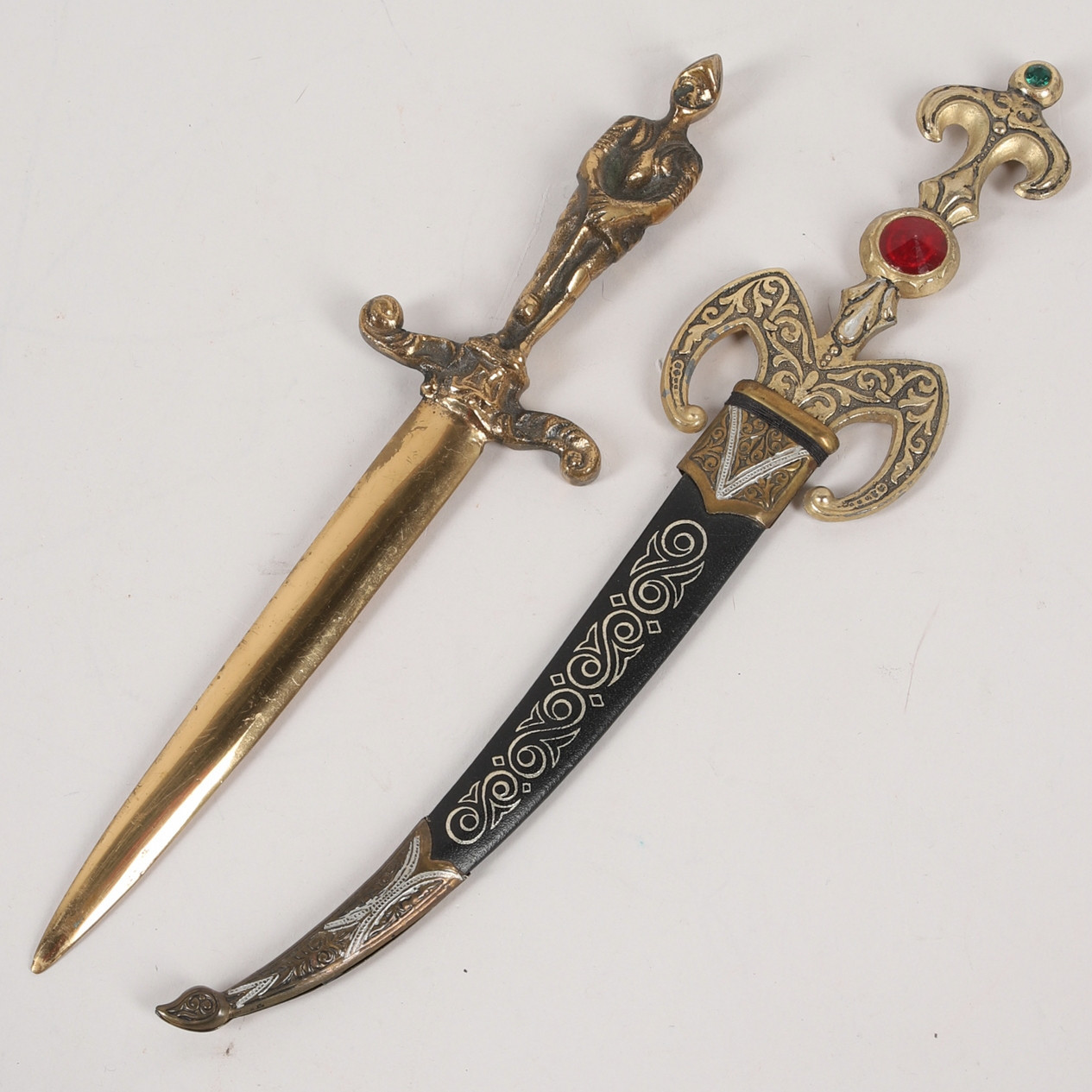 BREVÖPPNARE/MINISVÄRD, 2 st. metall, 1900-tal.