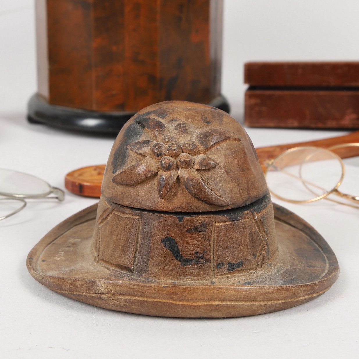 SKRIVBORDSSET, 9 delar, allmoge, blandad uppsättning, 1800/1900-tal.