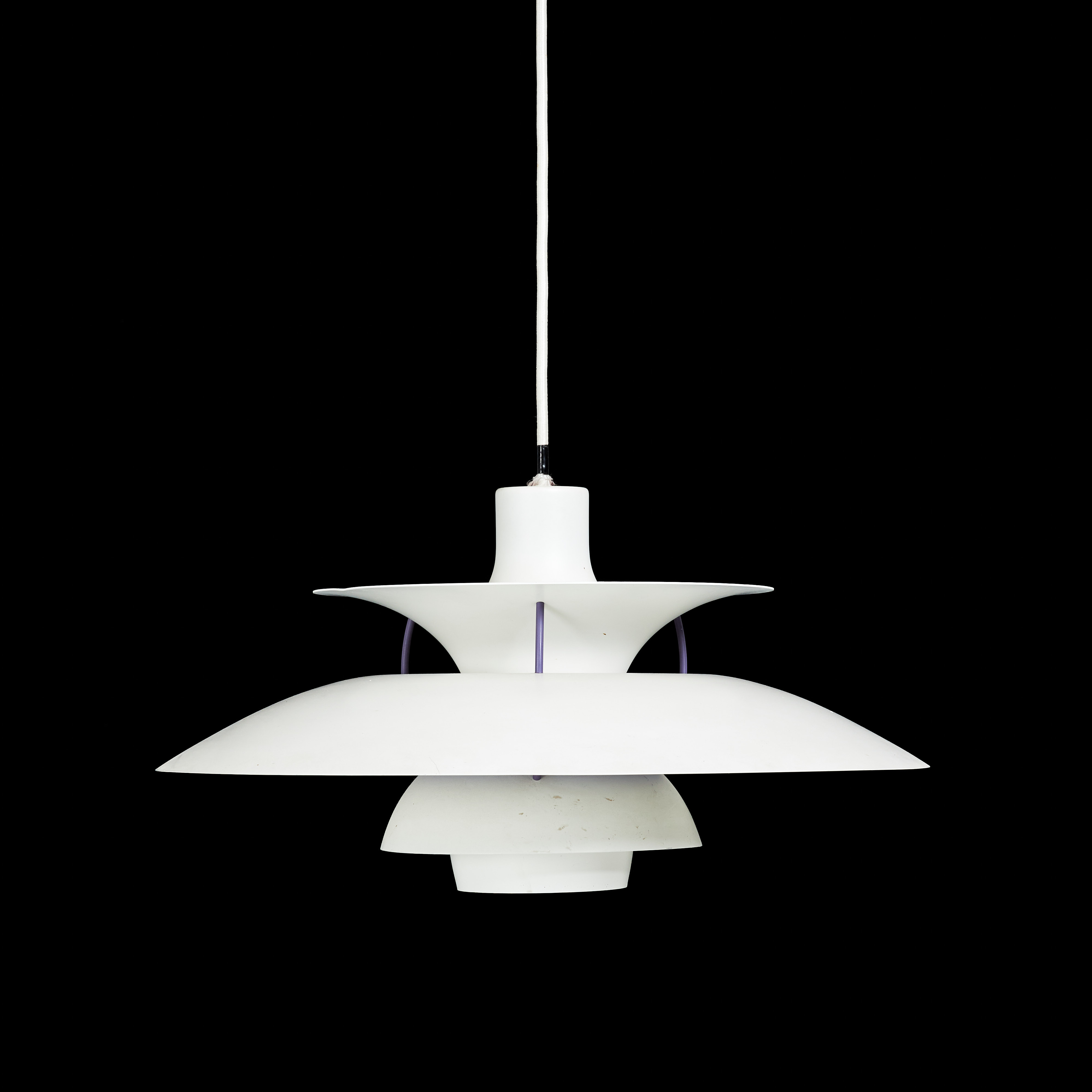 POUL HENNINGSEN. taklampa, "PH5", Louis Poulsen, lackerad metall, ej etikettmärkt.