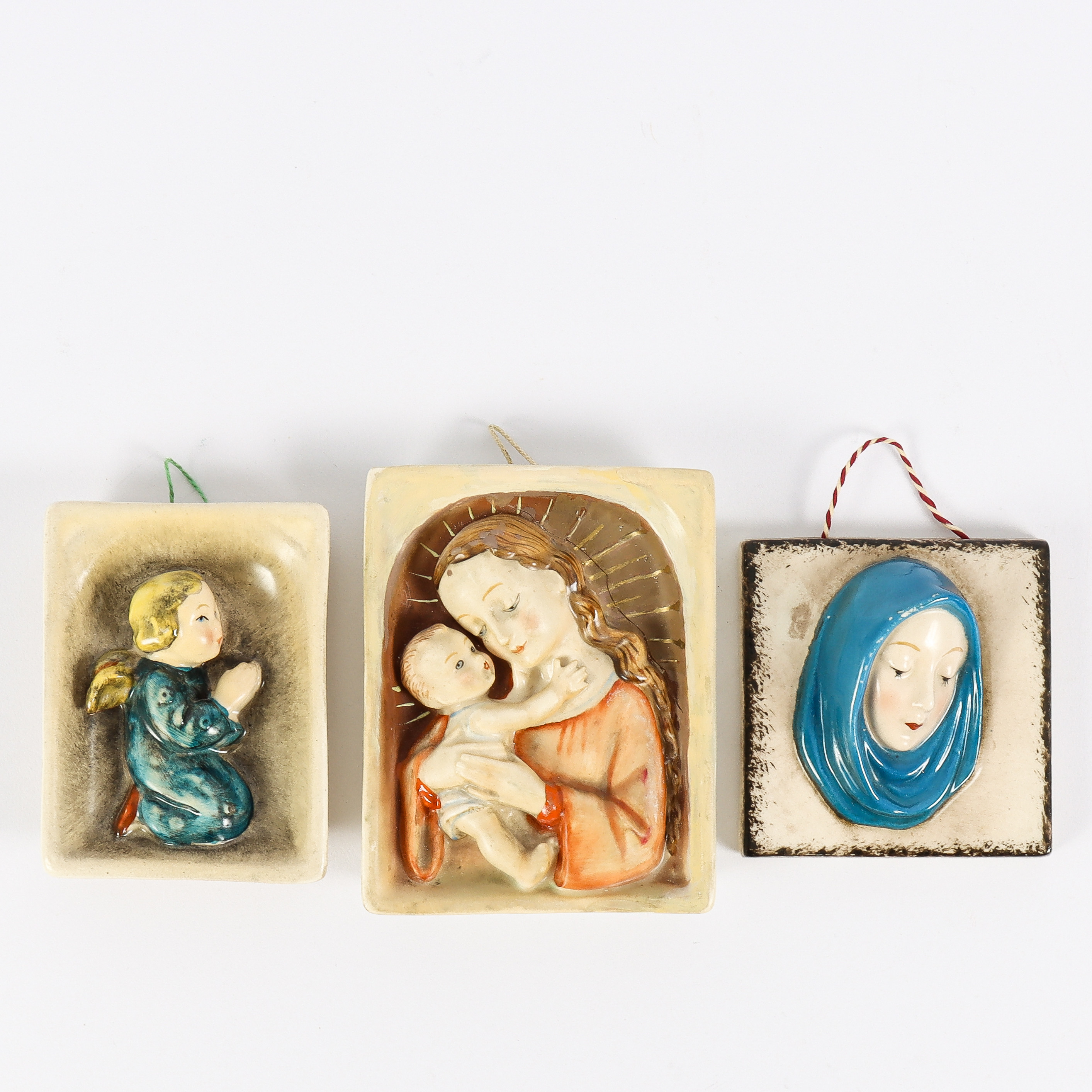 TAVLOR 3 stycken, porslin, Hummel.