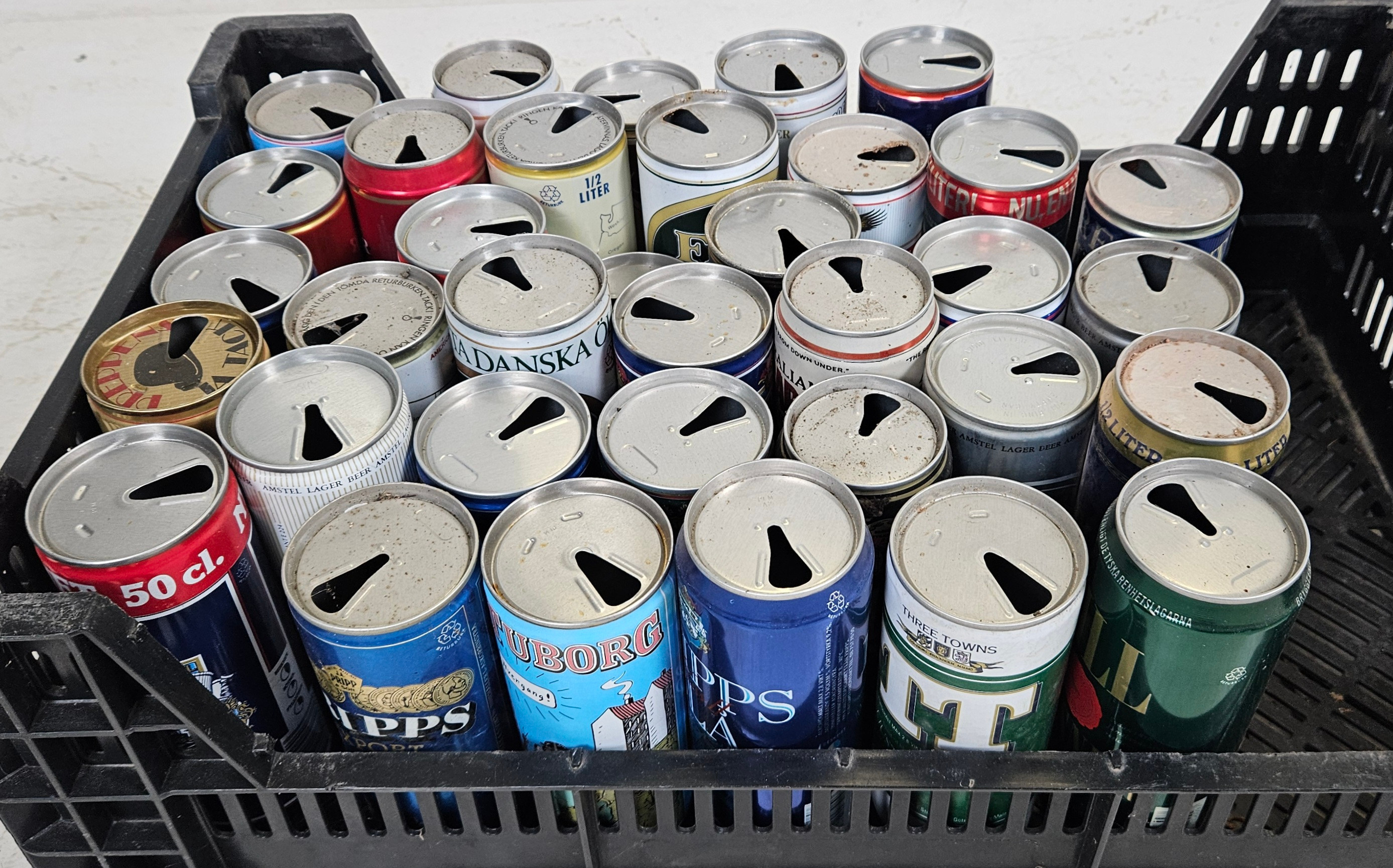 PARTI ÖLBURKAR, bland annat Tuborg.