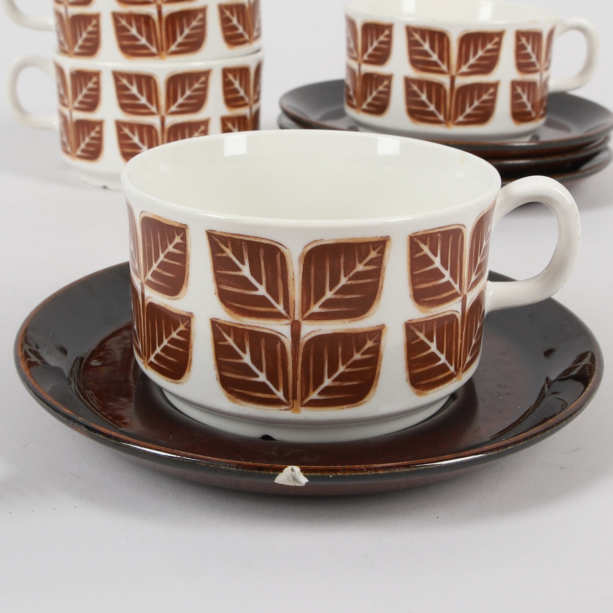 TEKOPPAR MED FAT, 8 delar, "Blad", Gefle porslinfabrik, 1960/1970-tal.