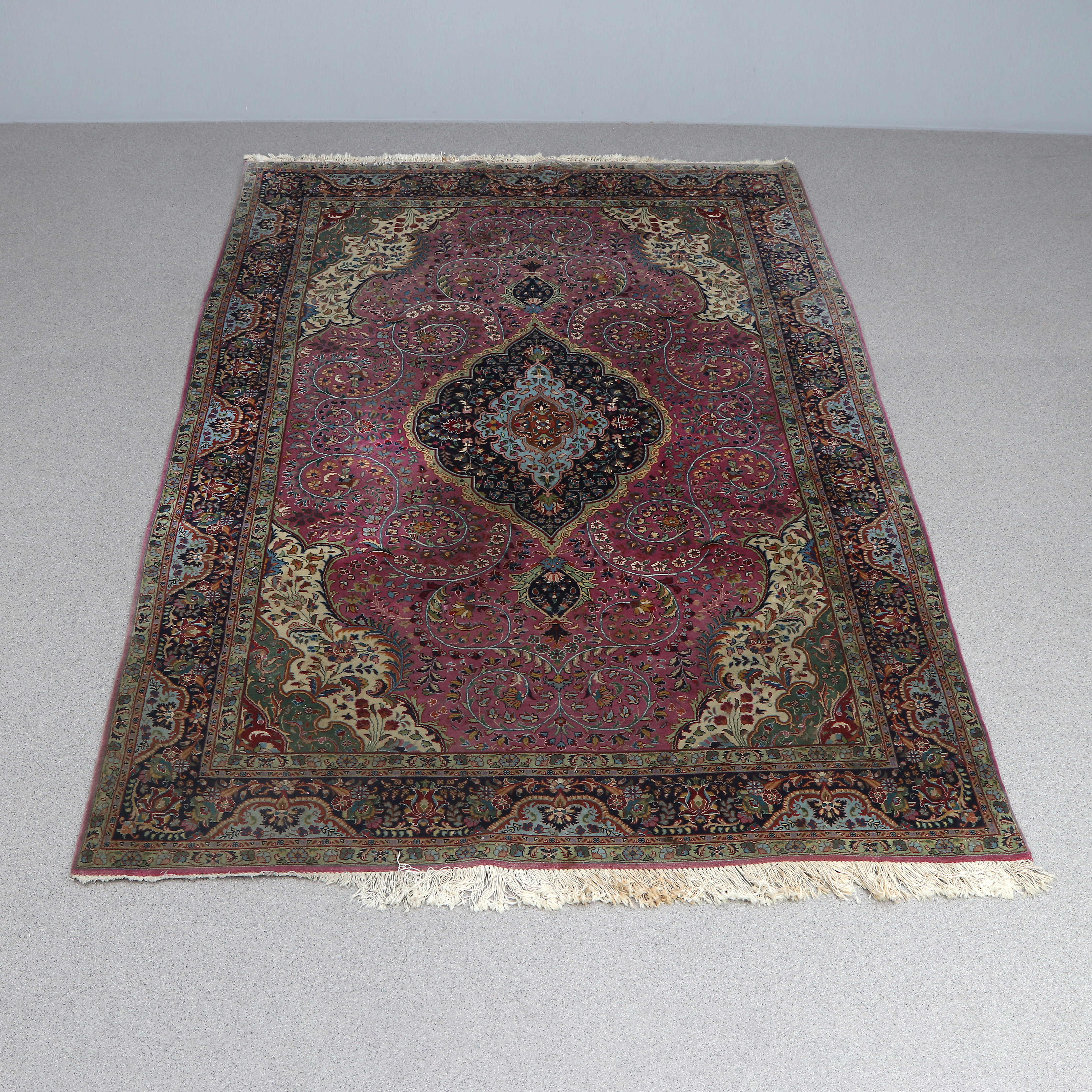 SALONGSMATTA. Handknuten, ull på bomullsvarp. Old.