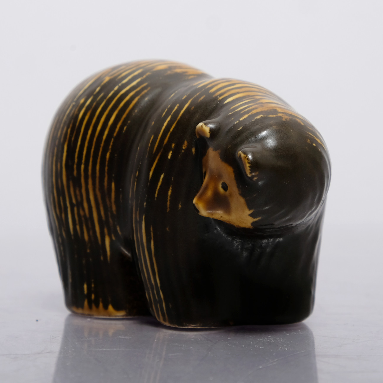 LISA LARSON. Björn, stengods, ur serien "Lillskansen", Gustavsberg. 1900-tal.