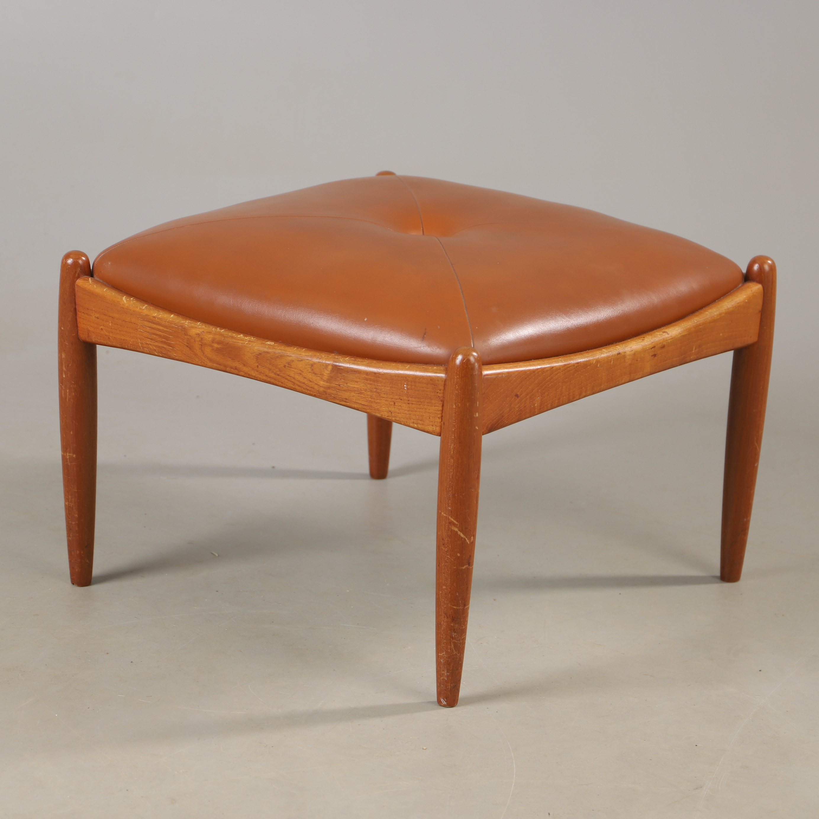 PALL, teak och konstskinn, Bröderna Andersson, 1900-talets mitt.