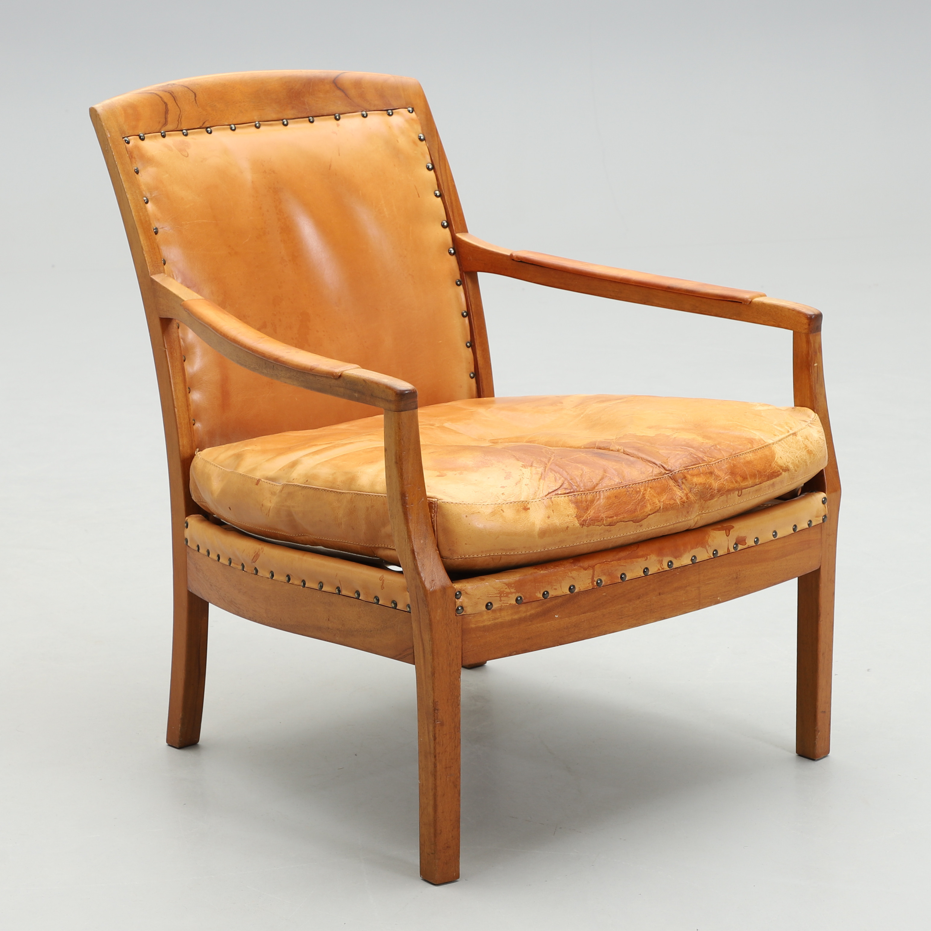 KERSTIN HÖRLIN-HOLMQUIST. Fåtölj, "Famnen", mahogny.