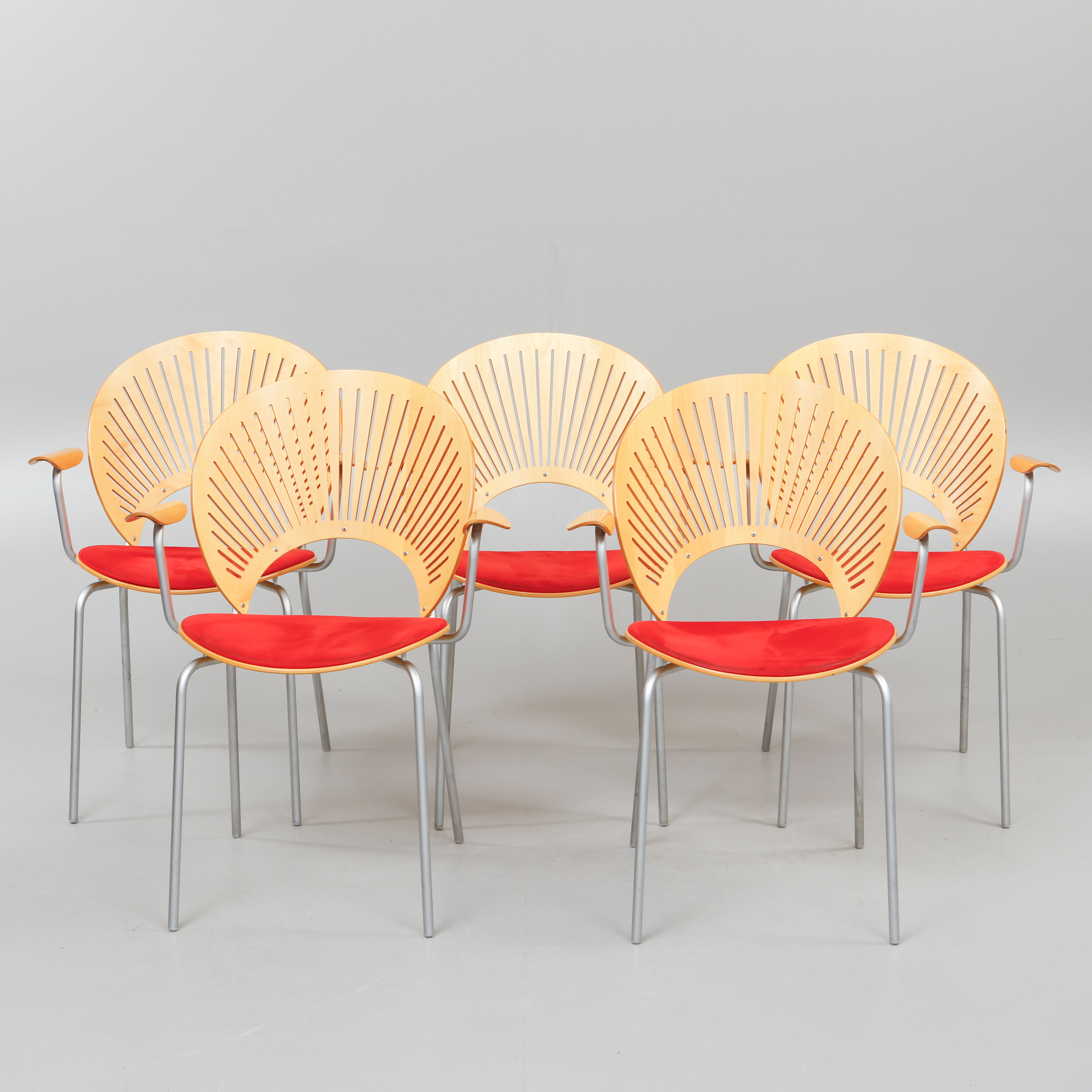 NANNA DITZELL. Karmstolar, 5 st, "Trinidad", modell 3297, Fredericia Furniture, Danmark.