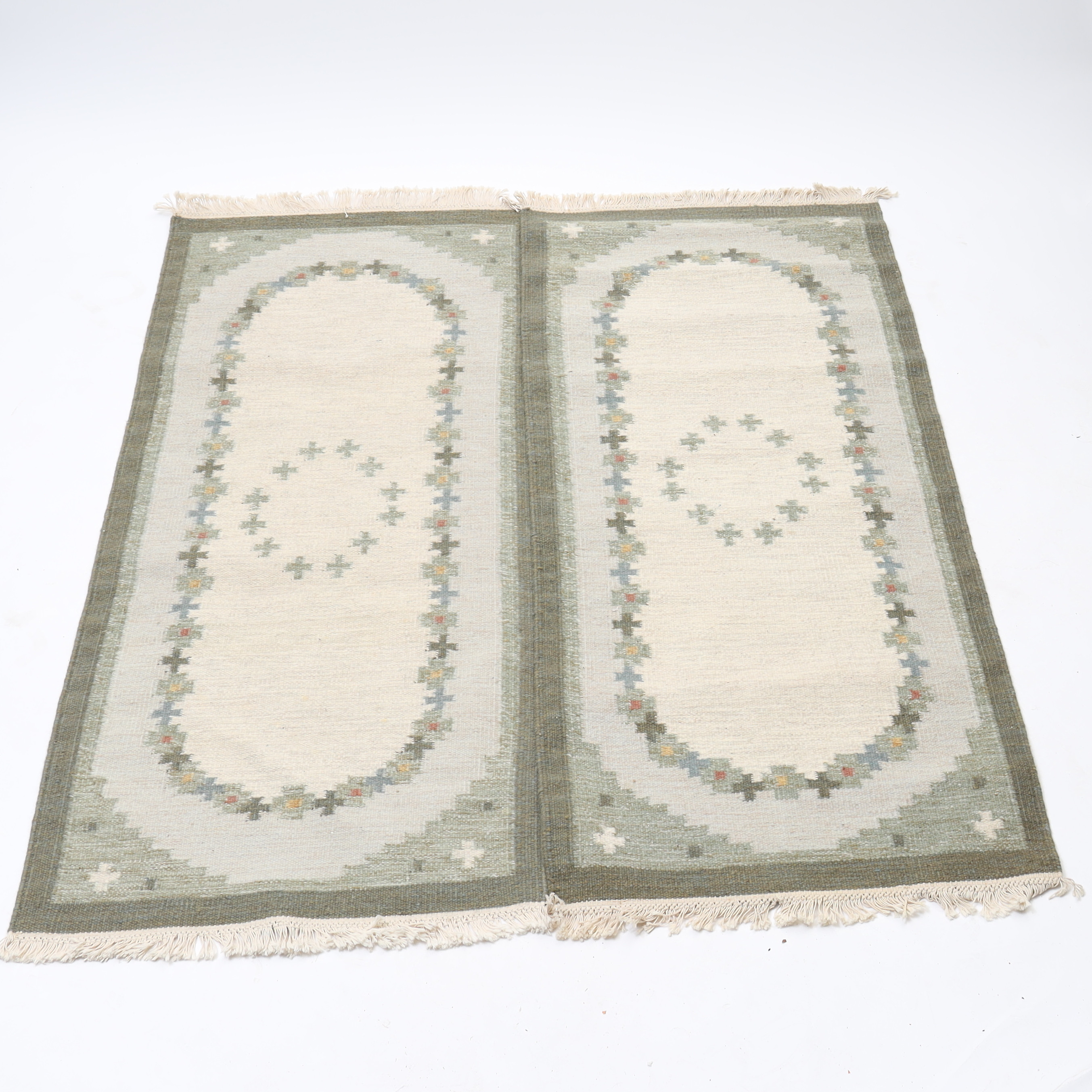 RÖLLAKANSMATTOR, ETT PAR, gallerimodell.