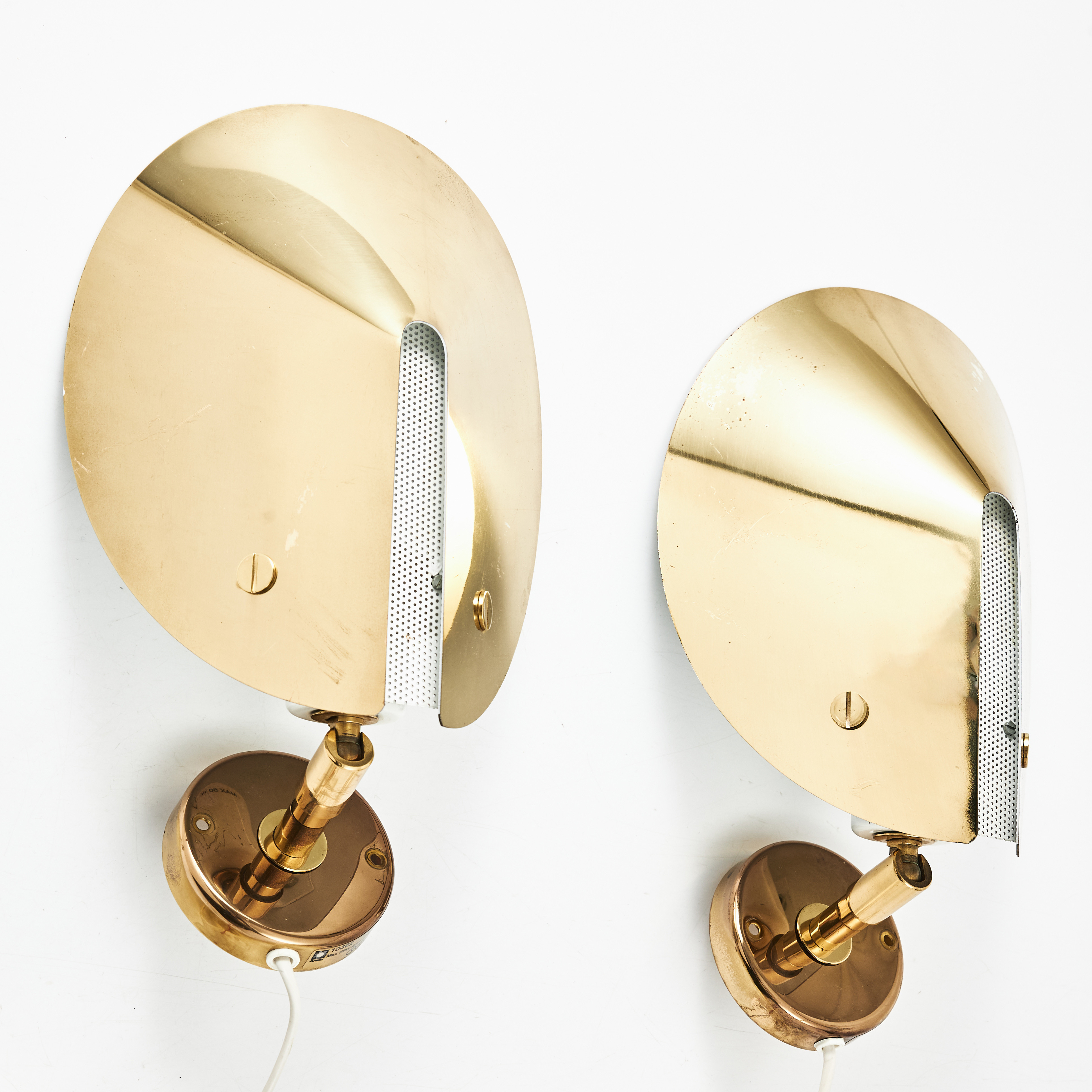 VÄGGARMATURER, 1 par, Aneta, typ 308, mässing och lackerad metall.