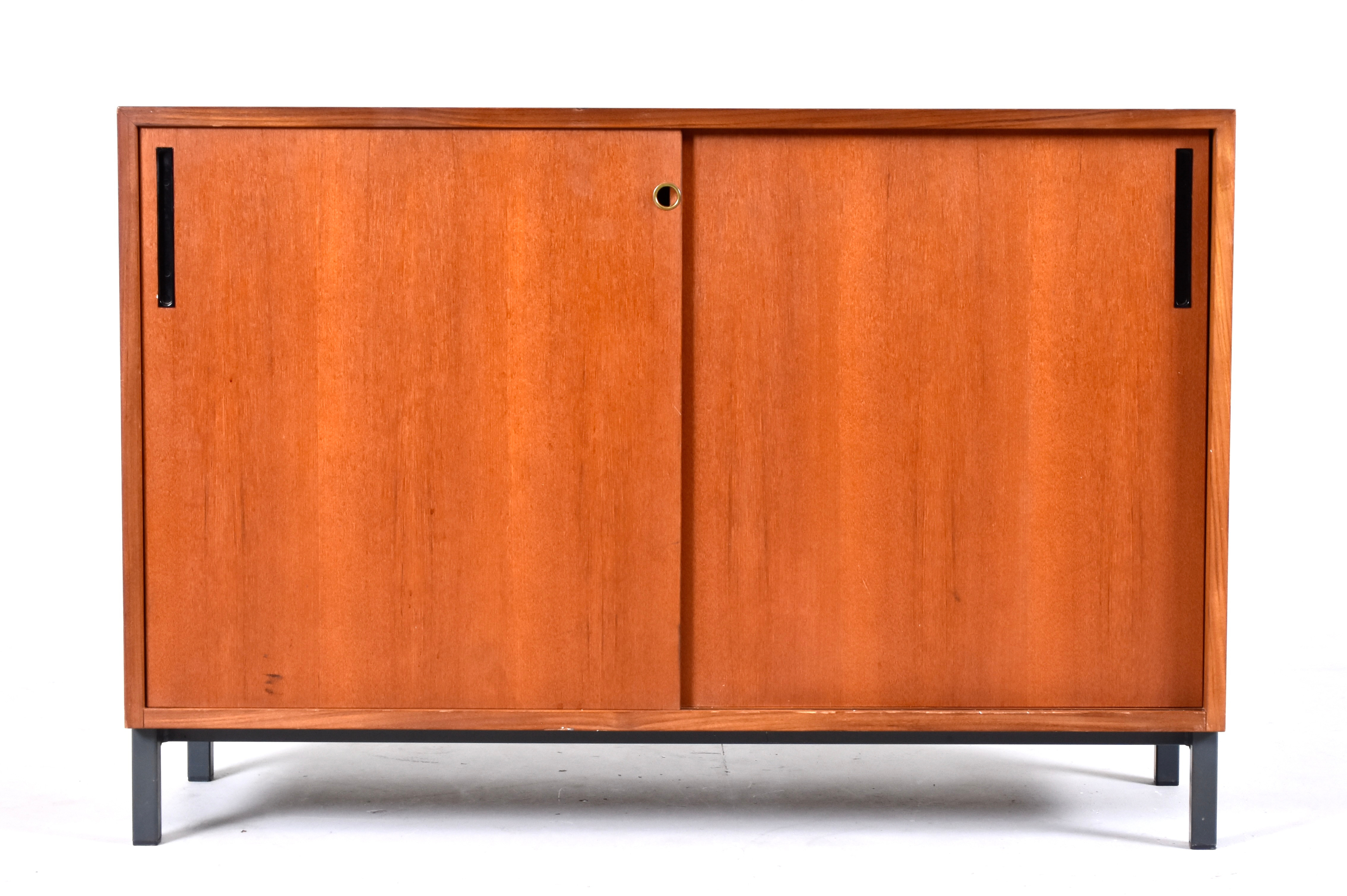 SKÅP/SKÄNK, teak/metallben, Tehokaluste Oy, Finland, 1960-tal.