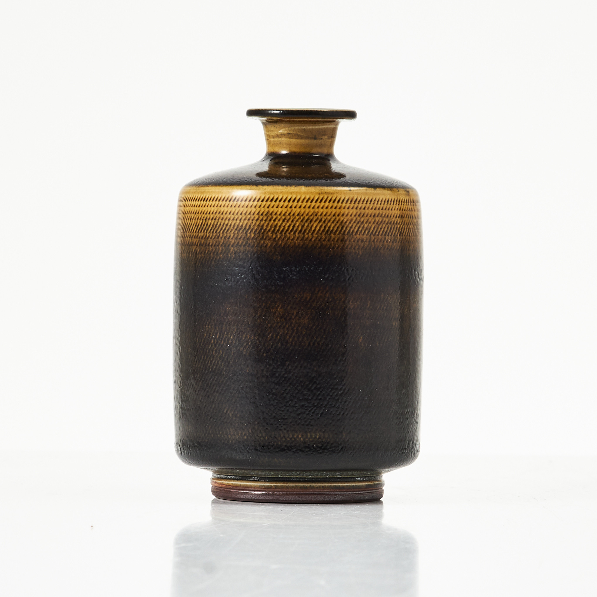 BERNDT FRIBERG. Vas, glaserat stengods, signerad Friberg, Gustavsbergs studiohand.