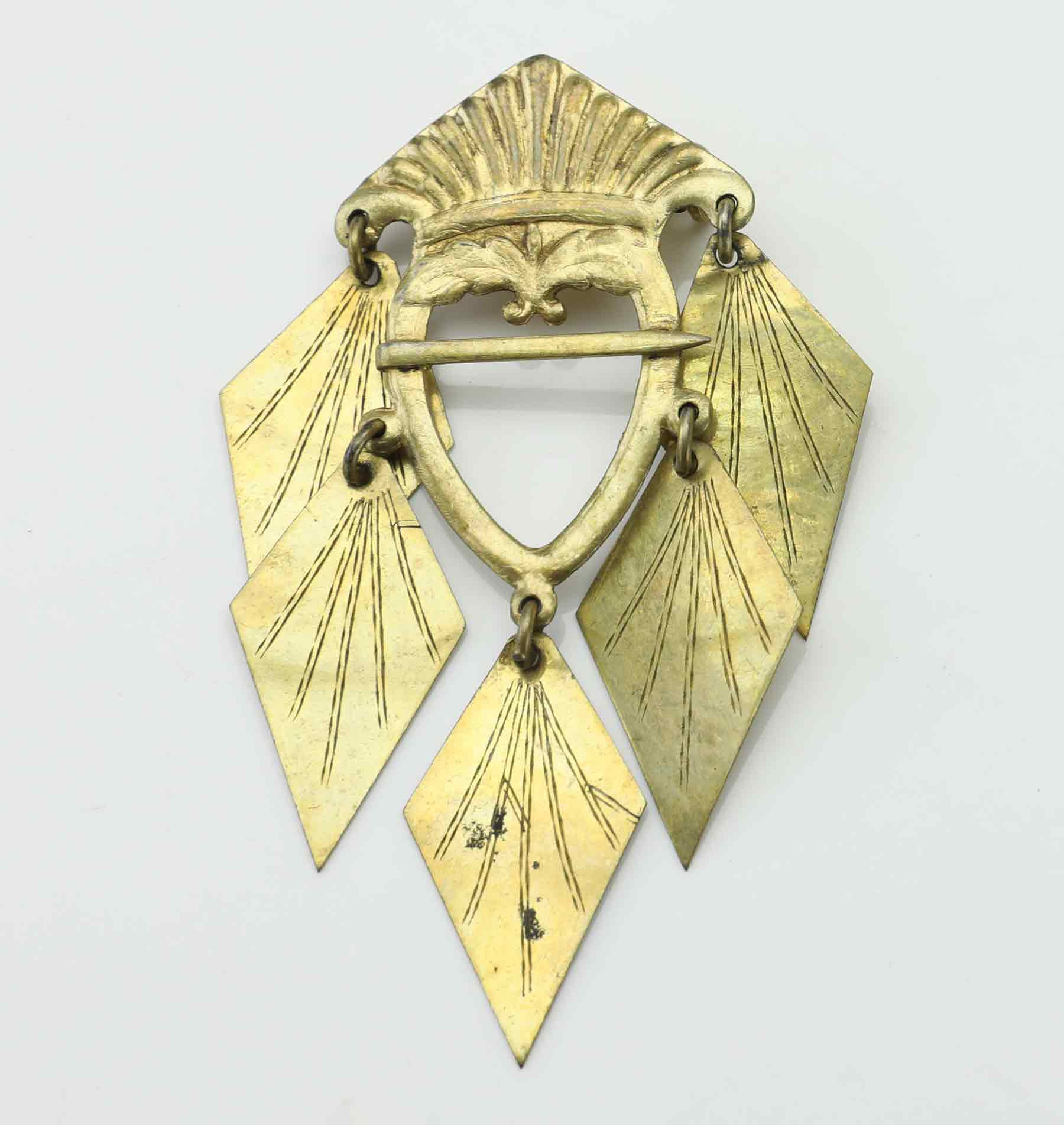 DRÄKTSMYCKE/SÖLJA, sk lövspänne, förgylld, 1800-tal.