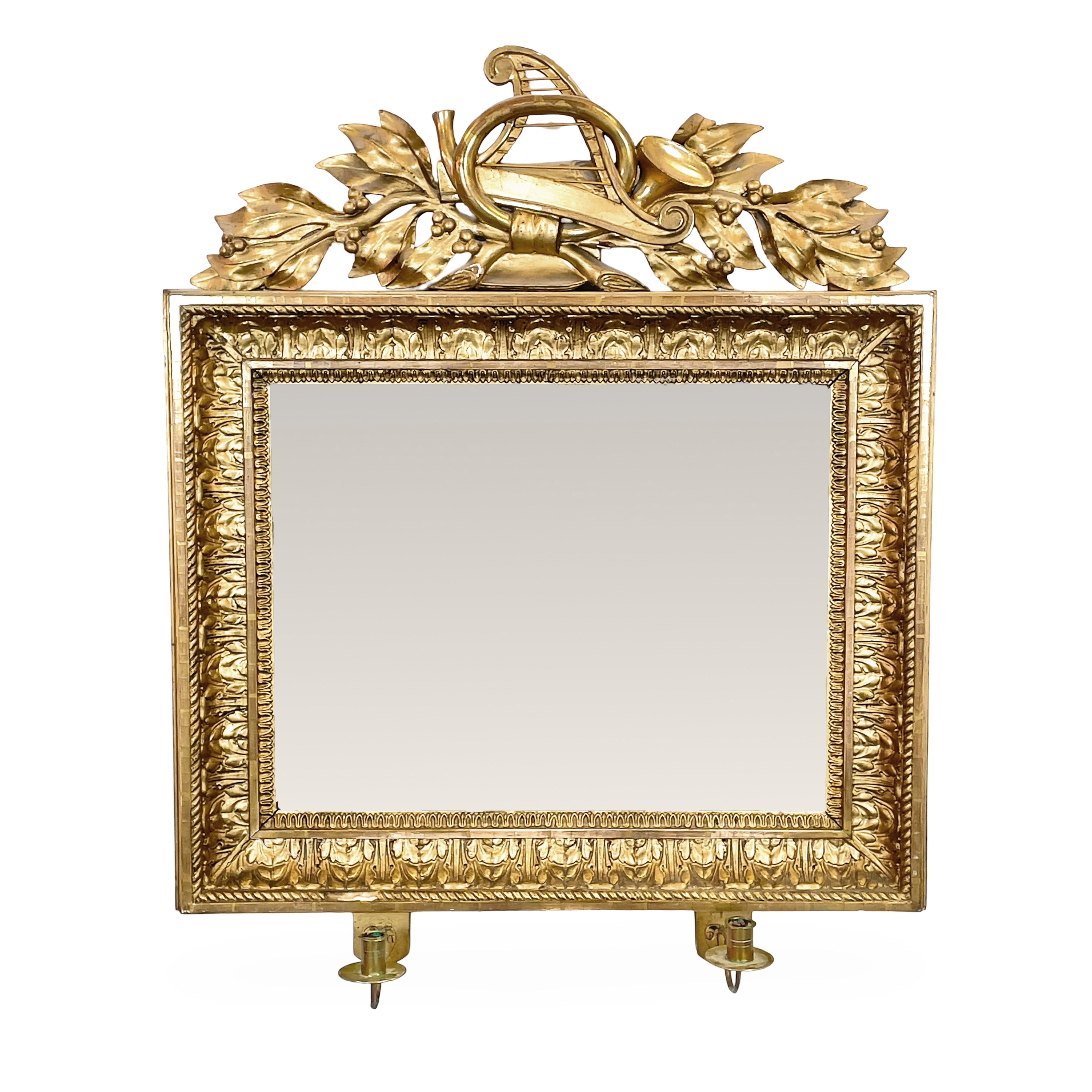 SPEGELLAMPETT, Empire, krönt med jakthorn och harpa, förgylld och bronserad, 1800-talets första hälft.