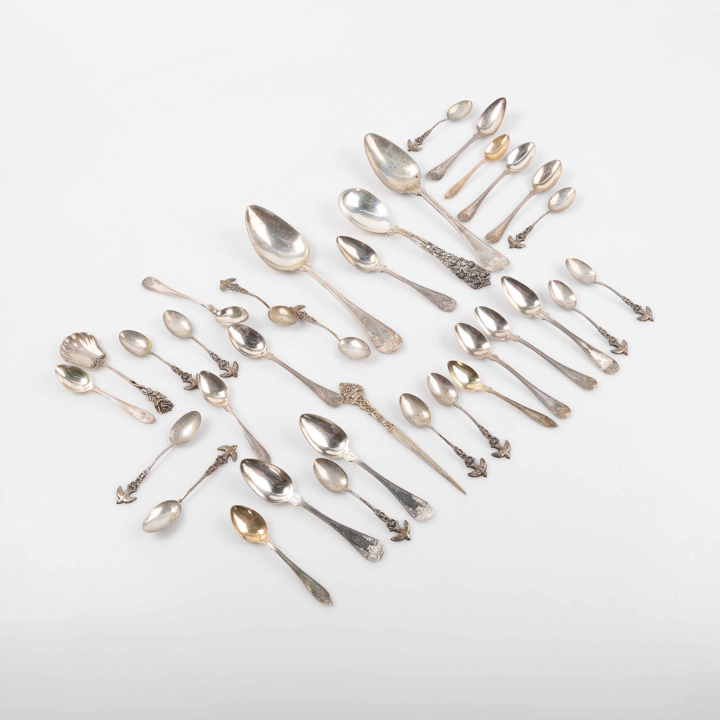 SAMLING BESTICK, 34 delar, silver, blandade modeller, 1800 respektive 1900-tal.