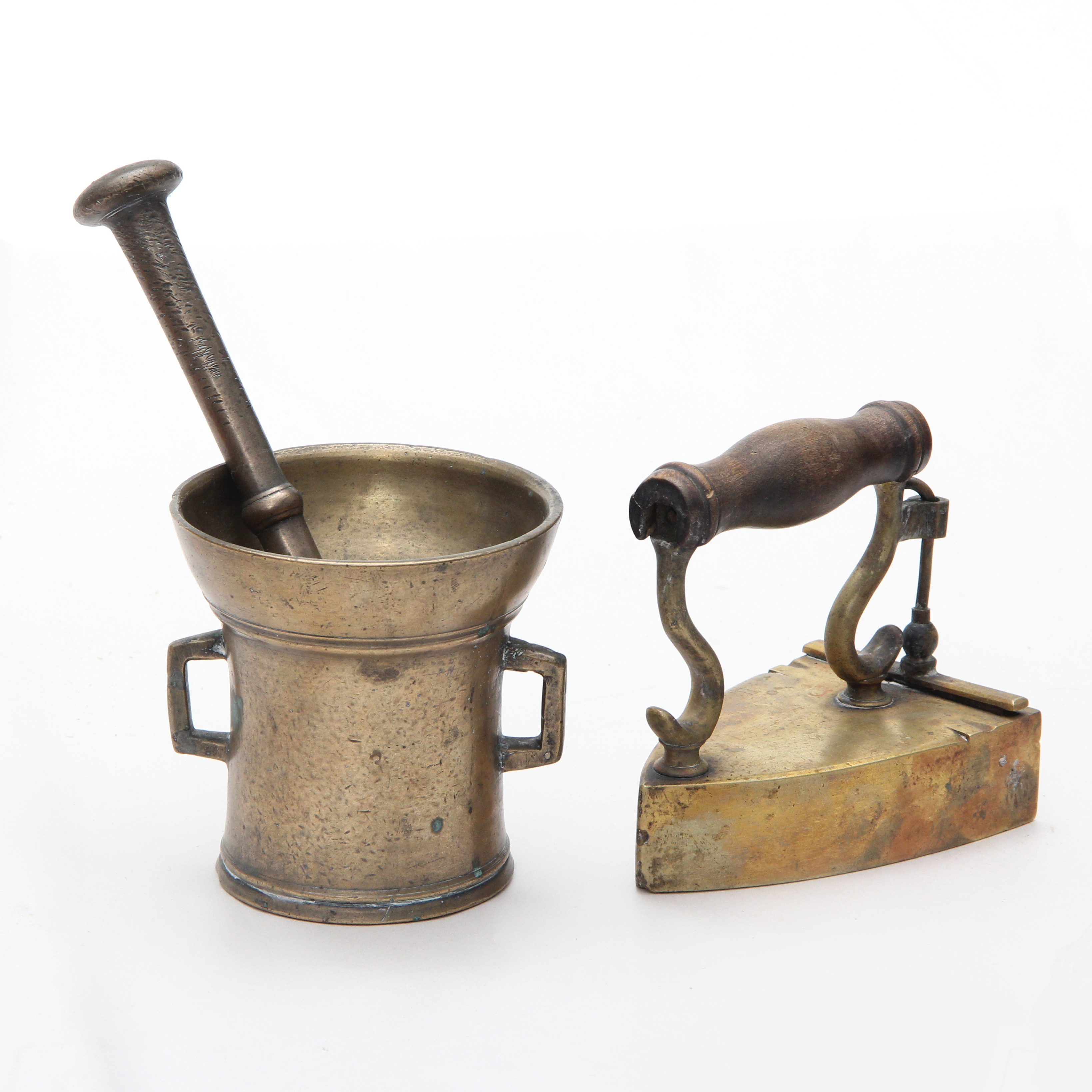 STRYKJÄRN och MORTEL, mässing/malm, 1800-tal.
