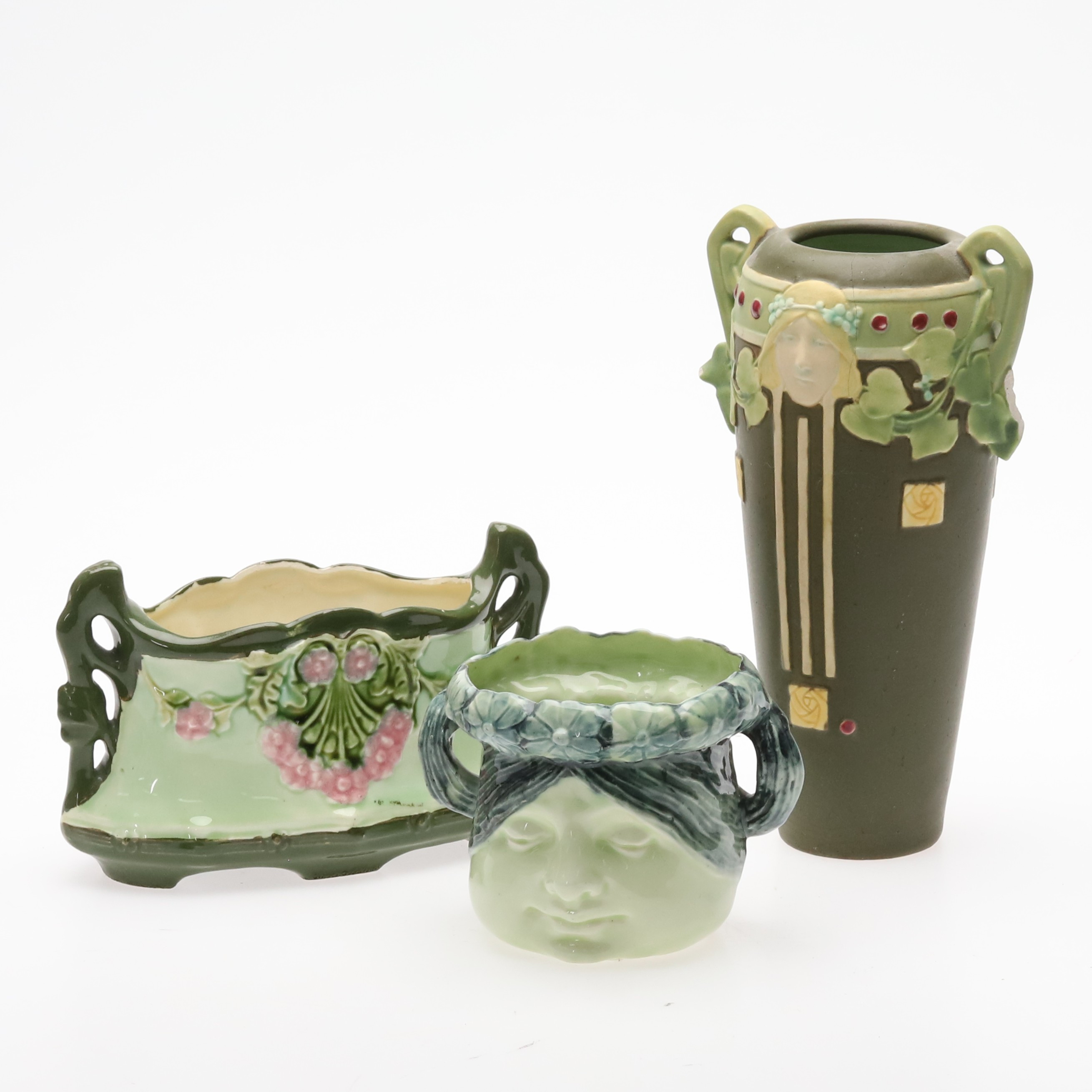 MAJOLIKAFÖREMÅL, porslin, Jugend/ artdeco.