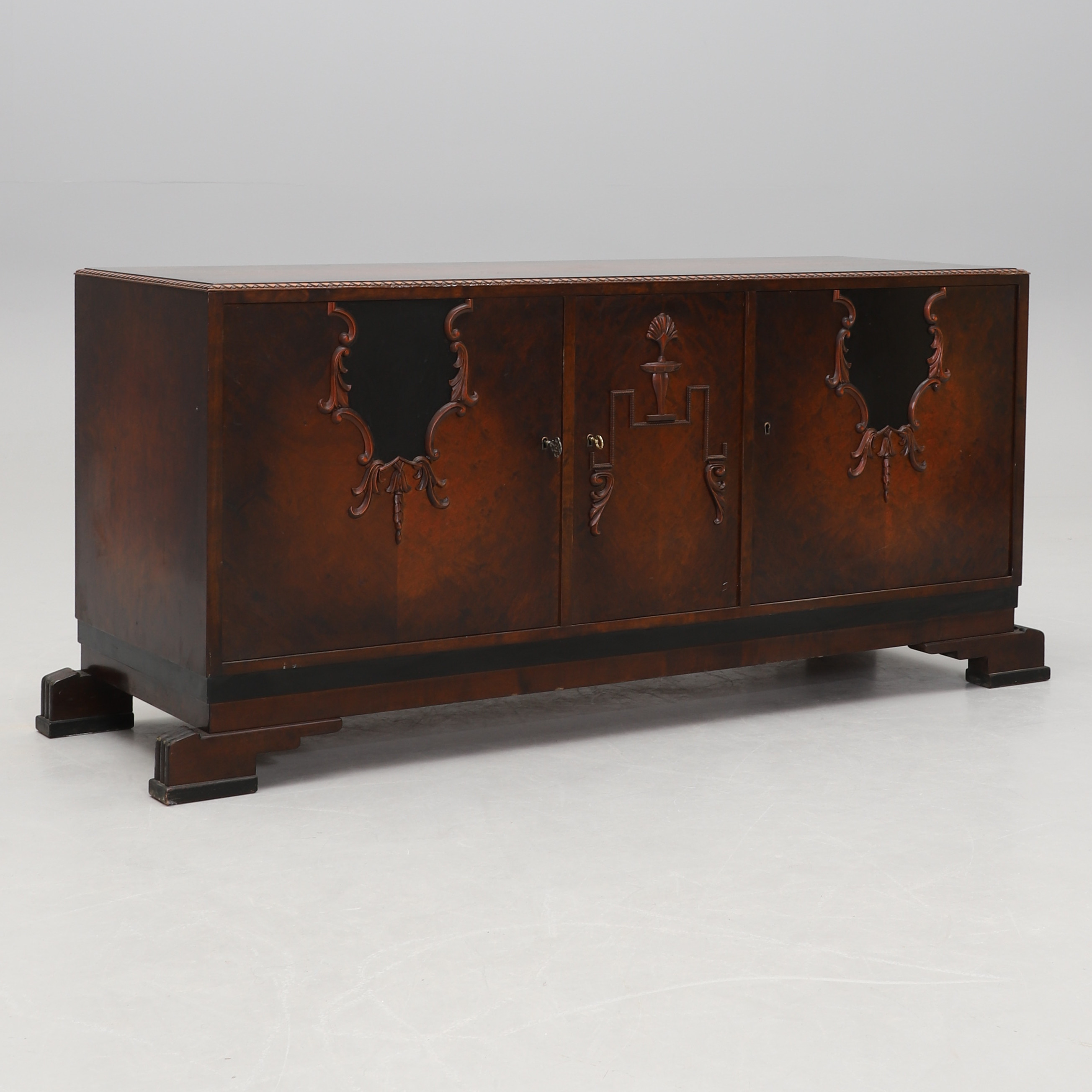 SIDEBOARD, Hermansons Möbelindustri, Flugeby, Vetlanda, 1900-talets första hälft.