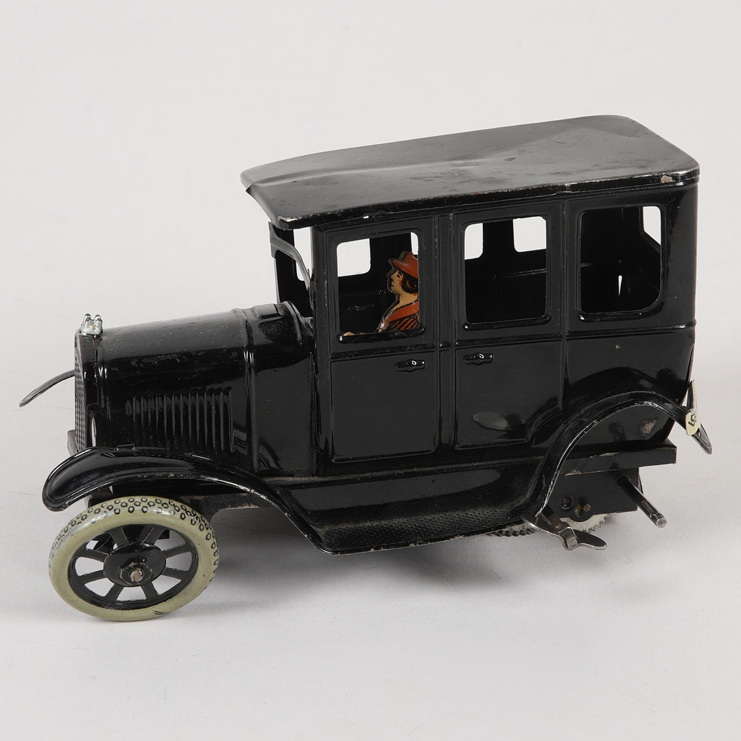 BING LIMOUSINE, plåt, "19872" , urverk. förare i litoplåt, Tyskland, 1920-tal.