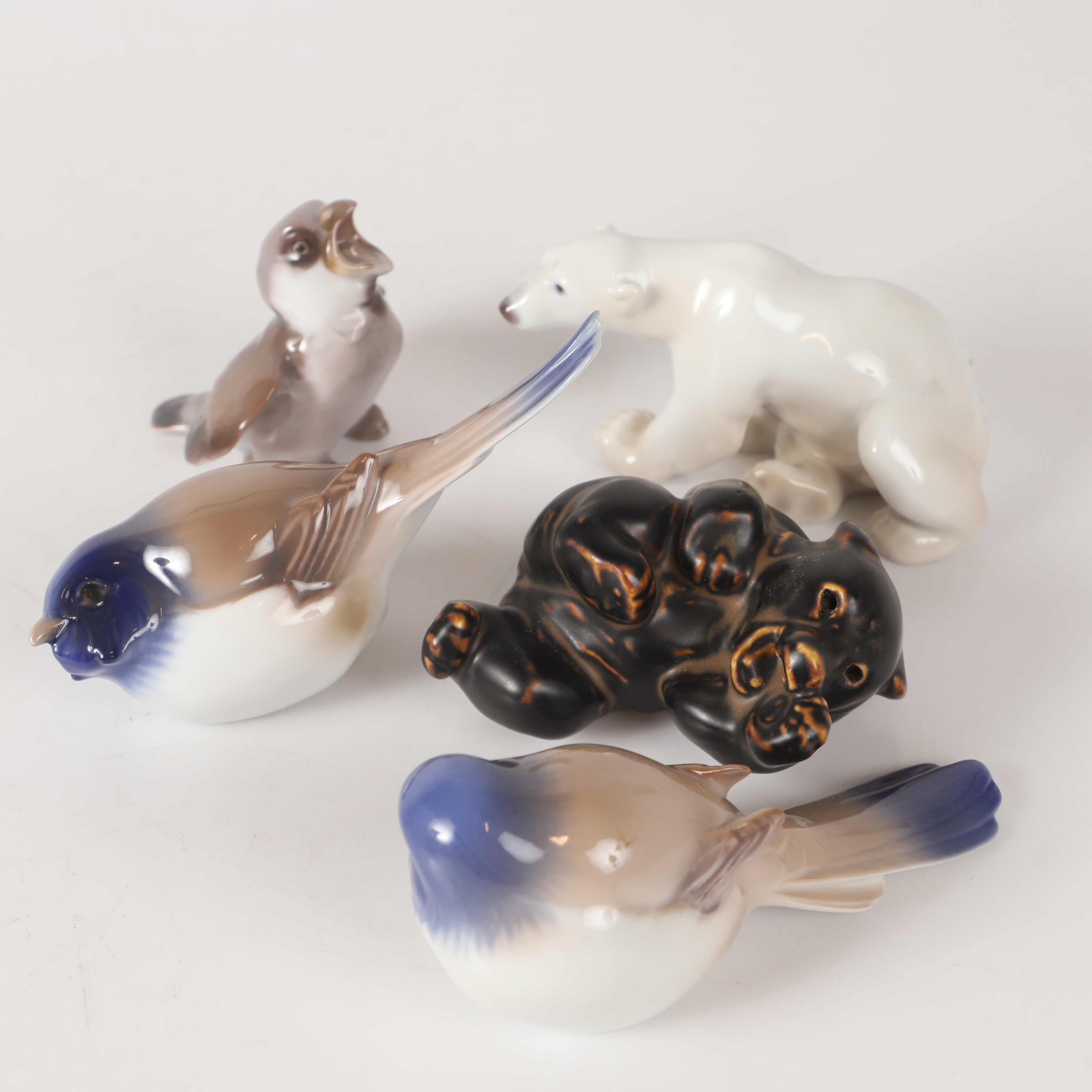 FIGURINER, 5 stycken, porslin, Bing & Gröndahl samt Royal Copenhagen, Danmark.