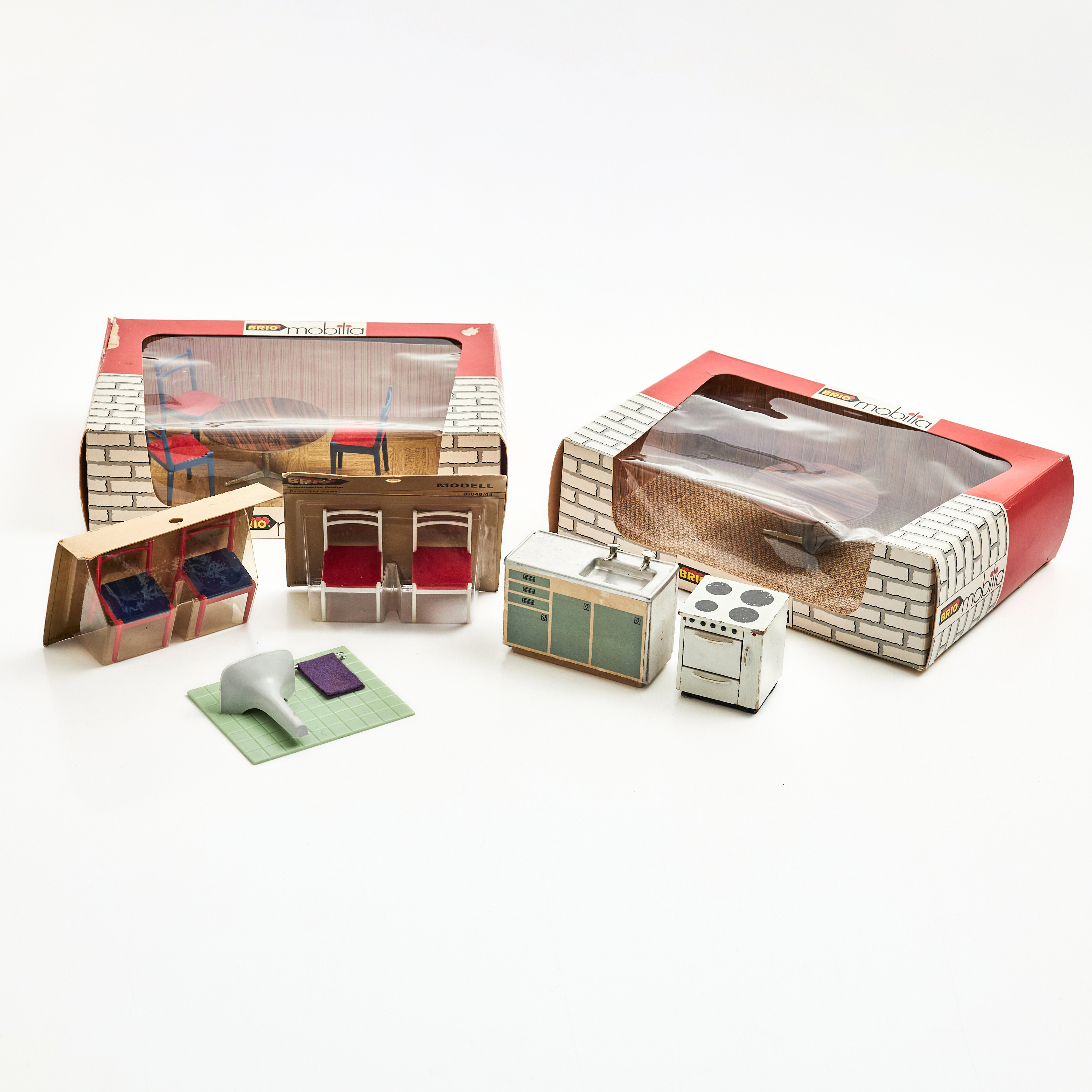 DOCKSKÅPSMÖBLER, 12 dlr, 1950-70-tal, bl a Brio Mobilia, Brio Scandinavian Design, Lerro.