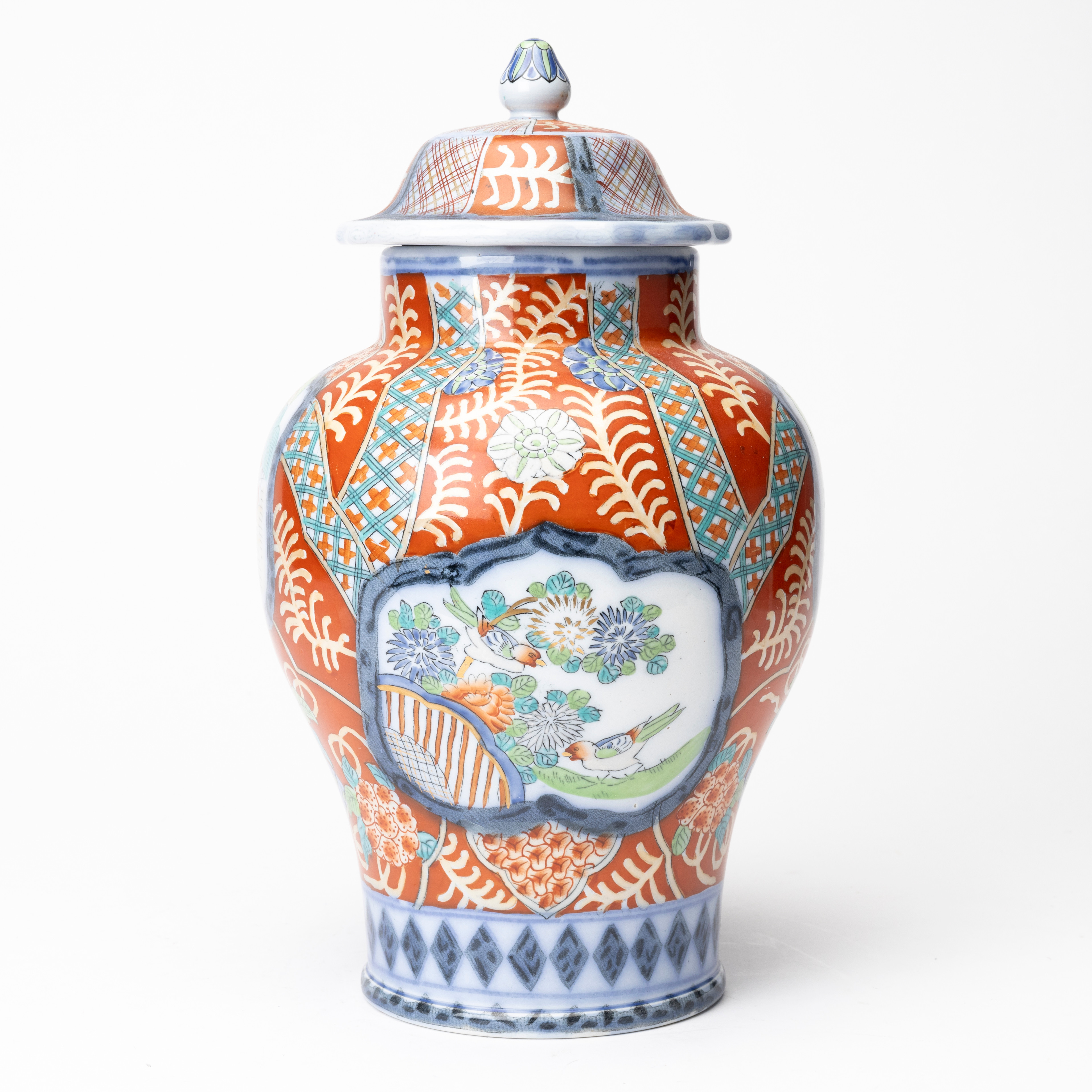 LOCKURNA, Petrus Regout, Maastricht, fajans, kopia efter Imari, omkring 1900.