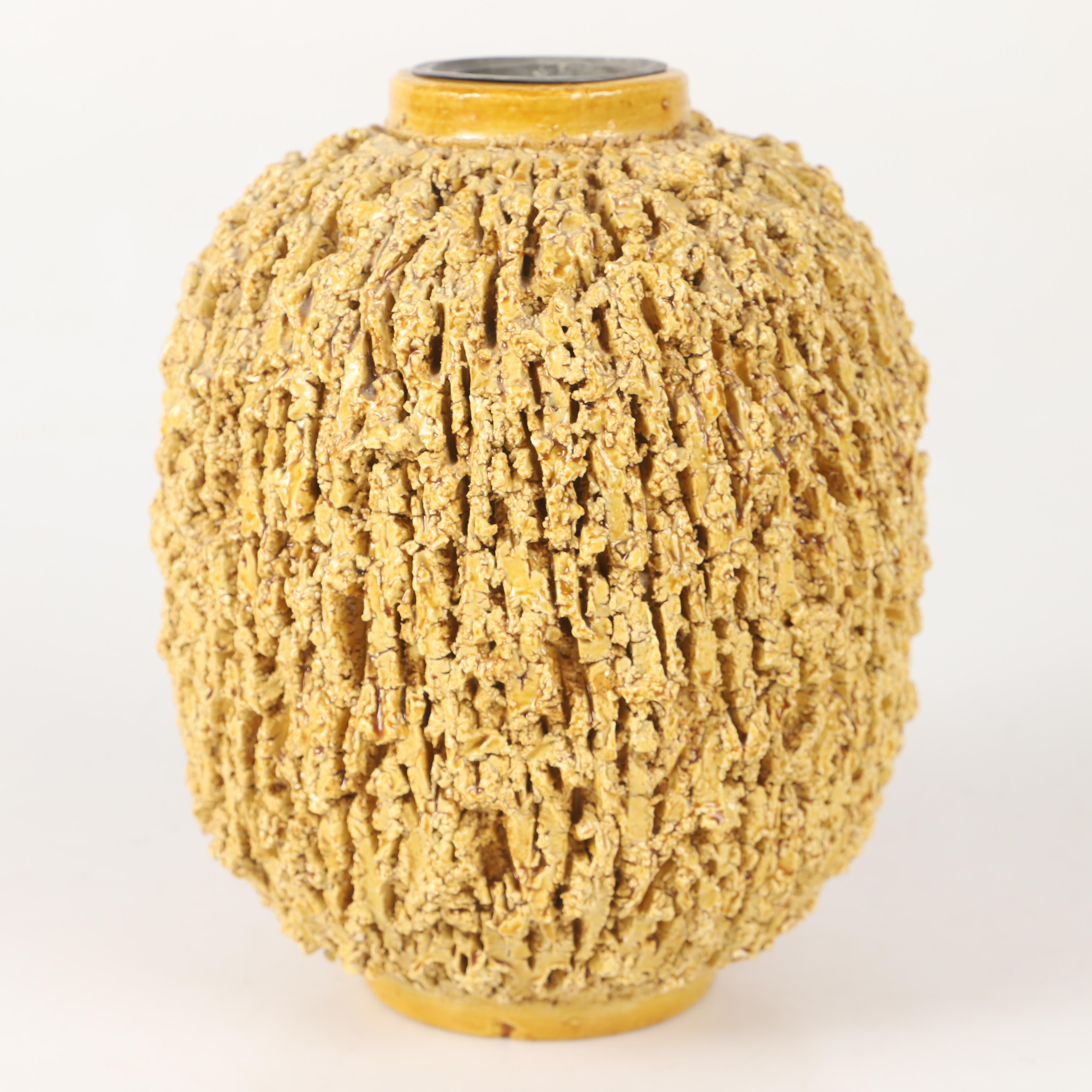 GUNNAR NYLUND. Vas, s.k. Igelkottsvas, chamotterat stengods, Rörstrand.