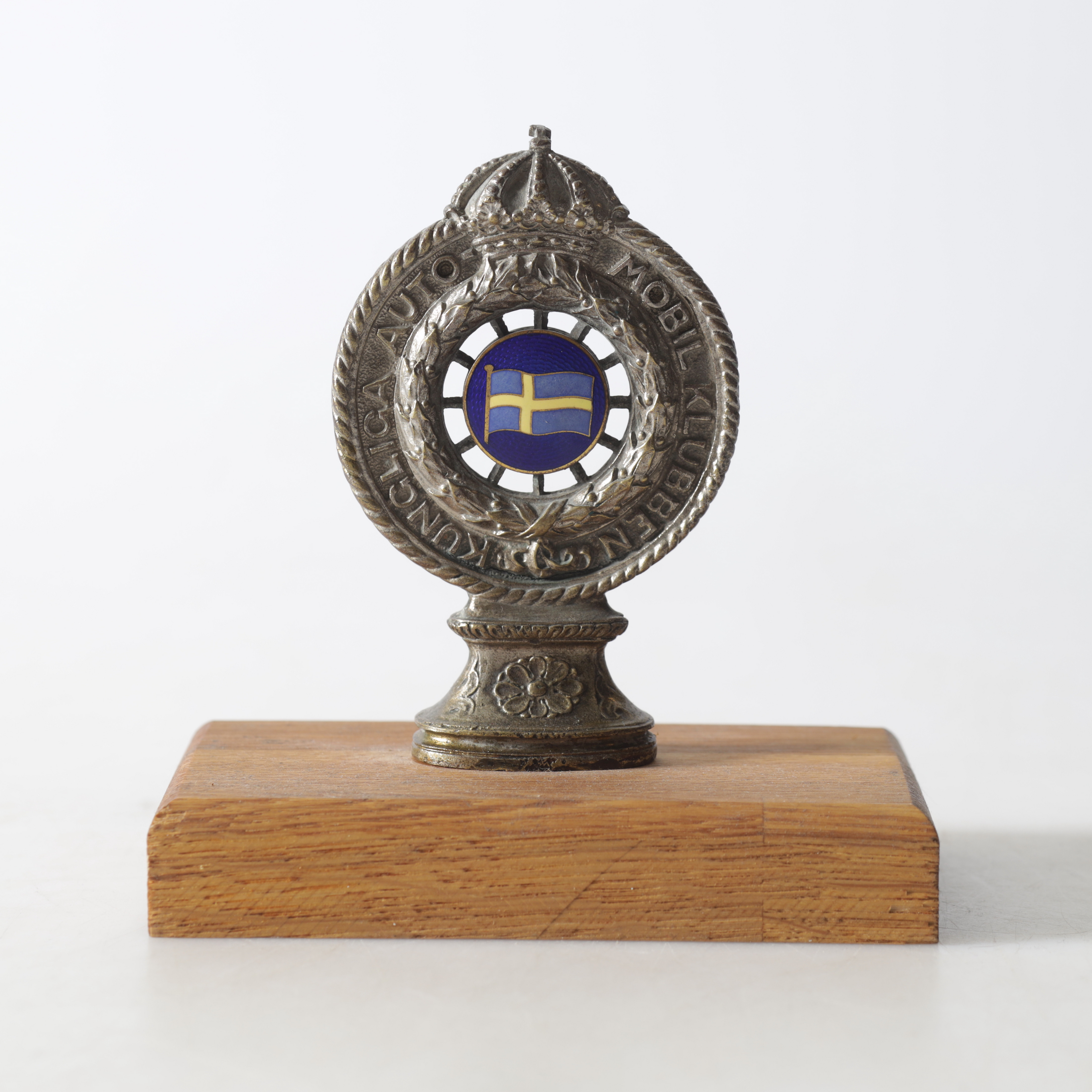 KYLAREMBLEM. "Kungliga Auto-Mobil Klubben", märkt 1924.