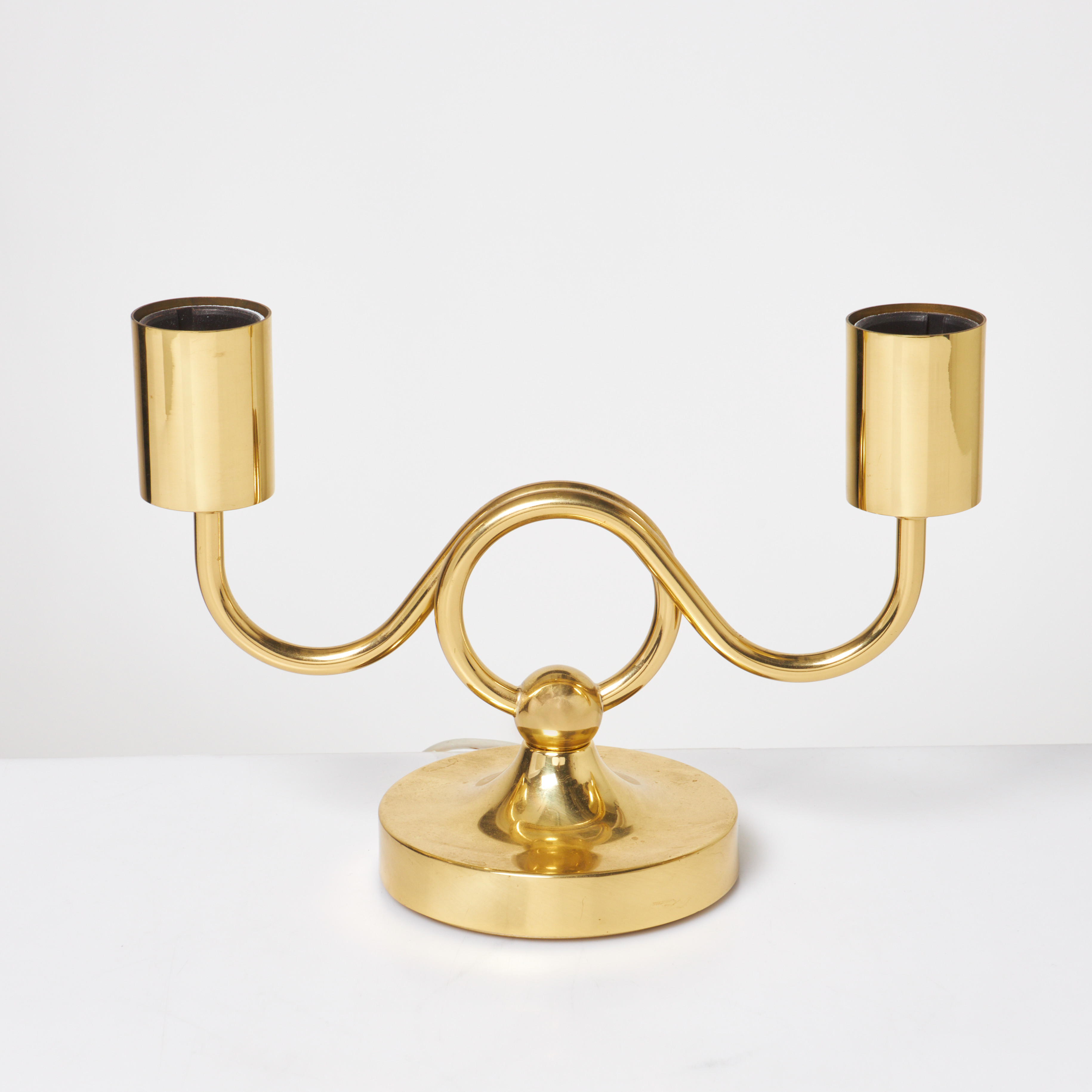 JOSEF FRANK. Bordslampa, modell 2483, Firma Svenskt Tenn, mässing.