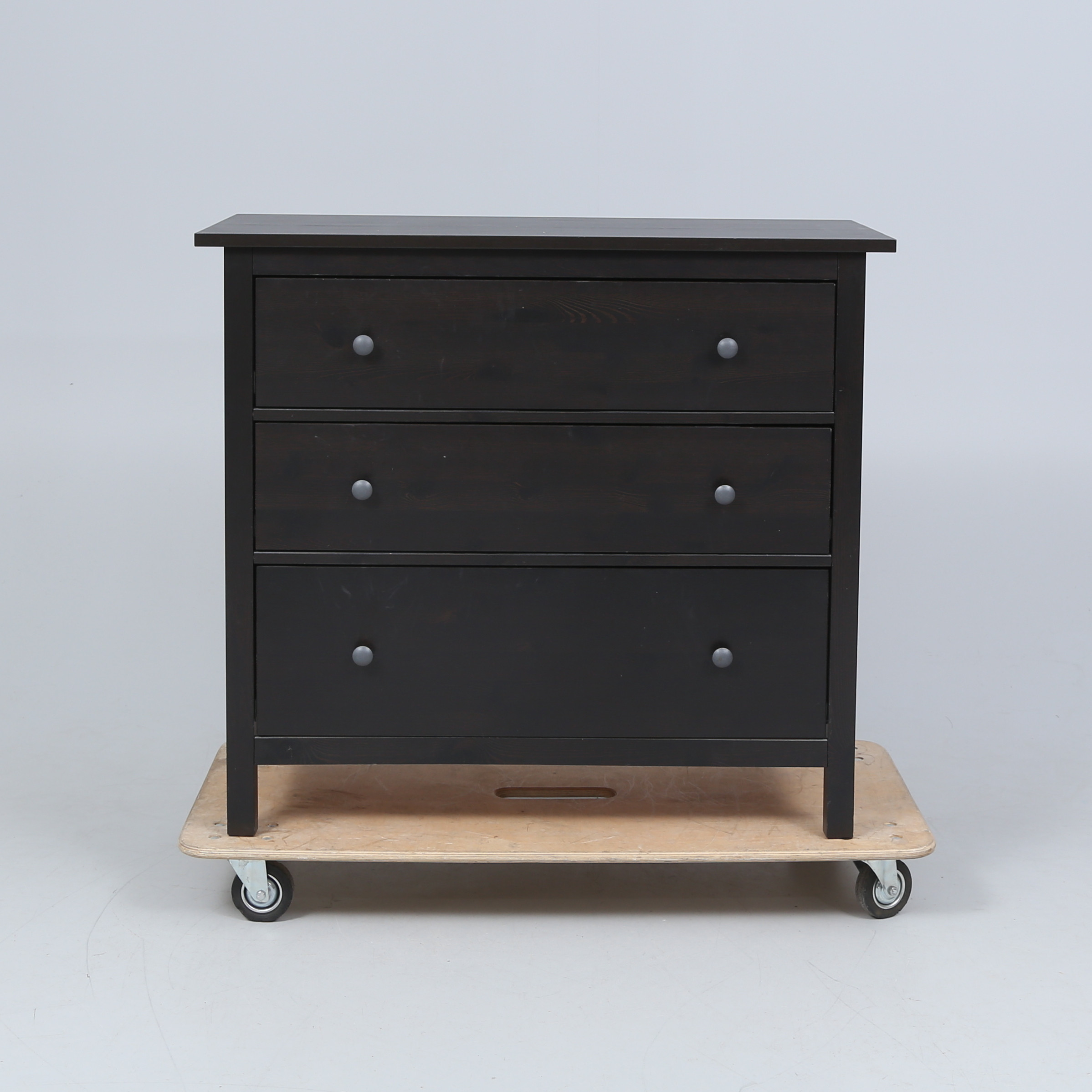 BYRÅ, "Hemnes", Ikea, samtida.