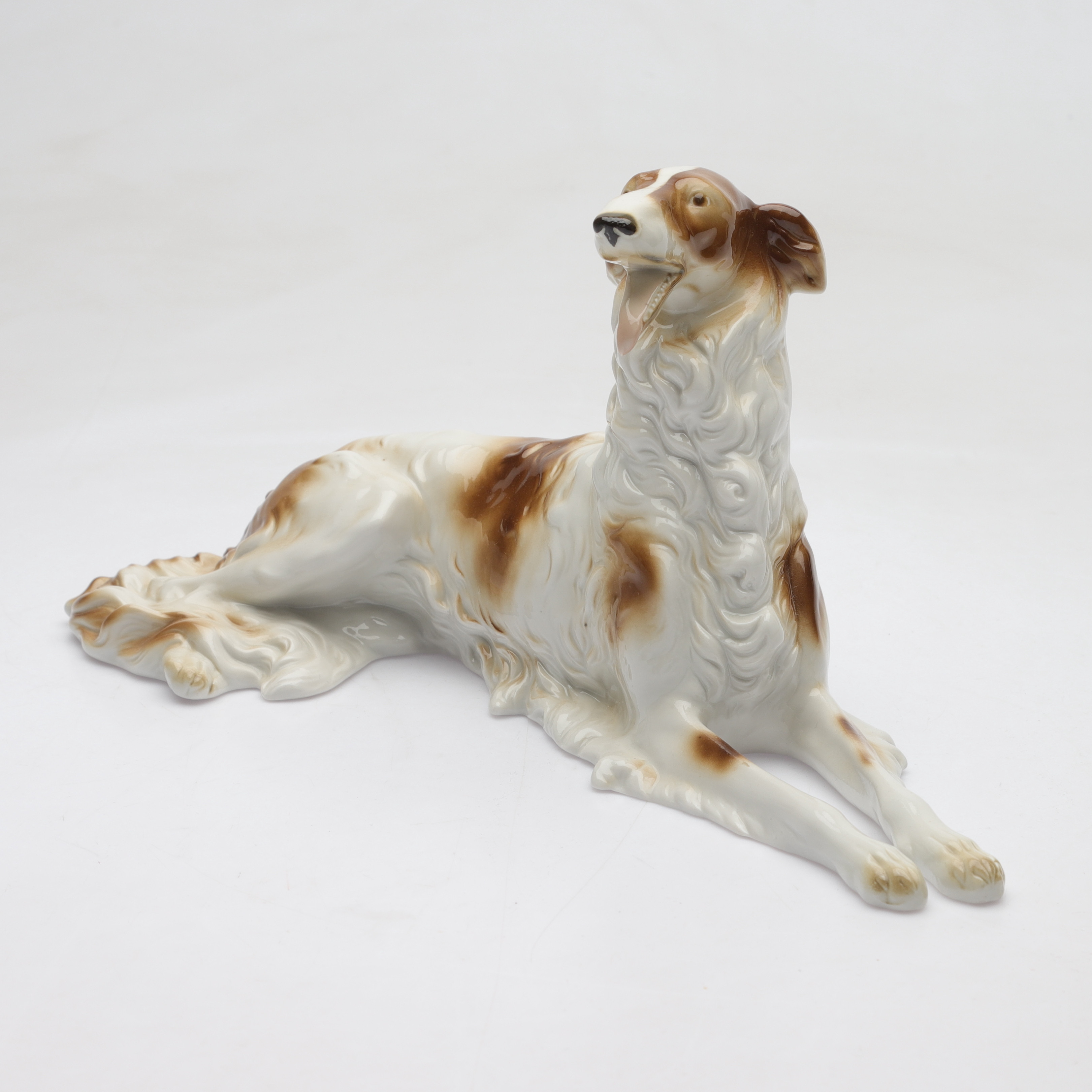 FIGURIN," Borzoi/ Rysk Vinthund", porslin, Unterweissbach, Tyskland, omkring 1900-talets mitt.