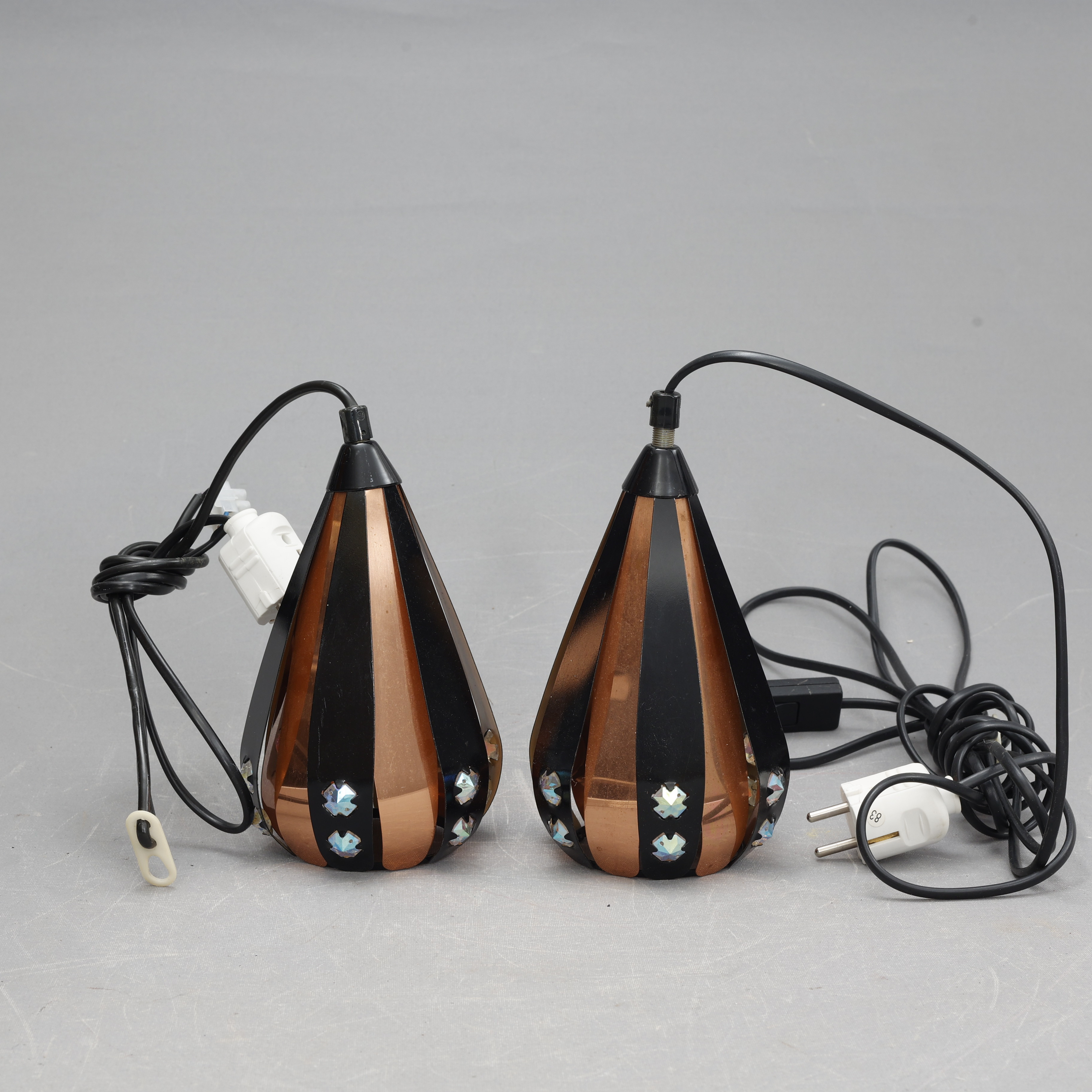 WERNER SCHOU. FÖNSTERLAMPOR, ett par, " Droppen ", Coronell Electro A/S Danmark.