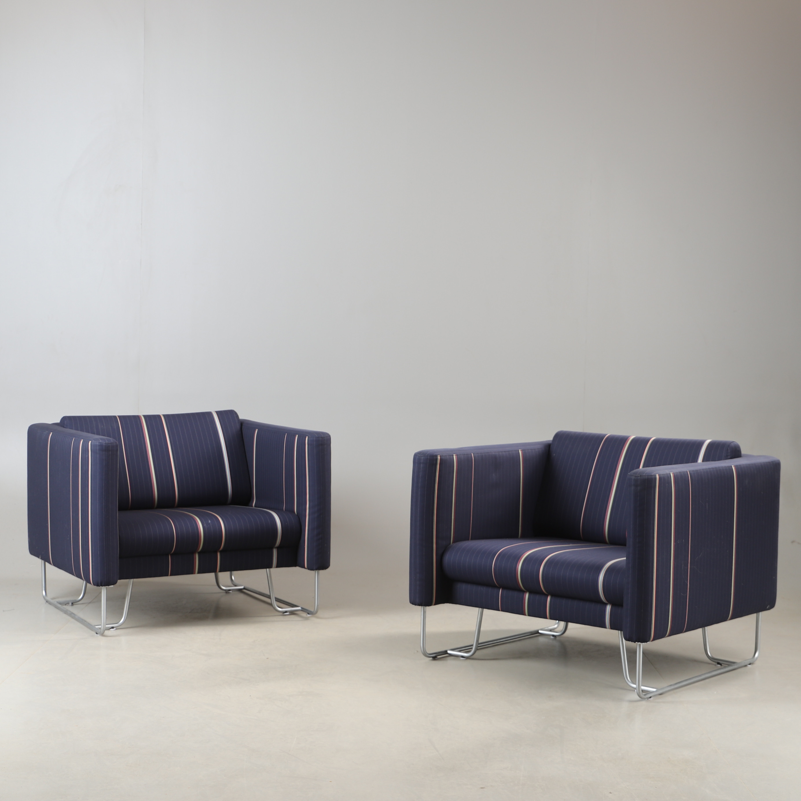 FÅTÖLJER, 1 par, textilklädsel, Halle Pacific, 2000-tal.