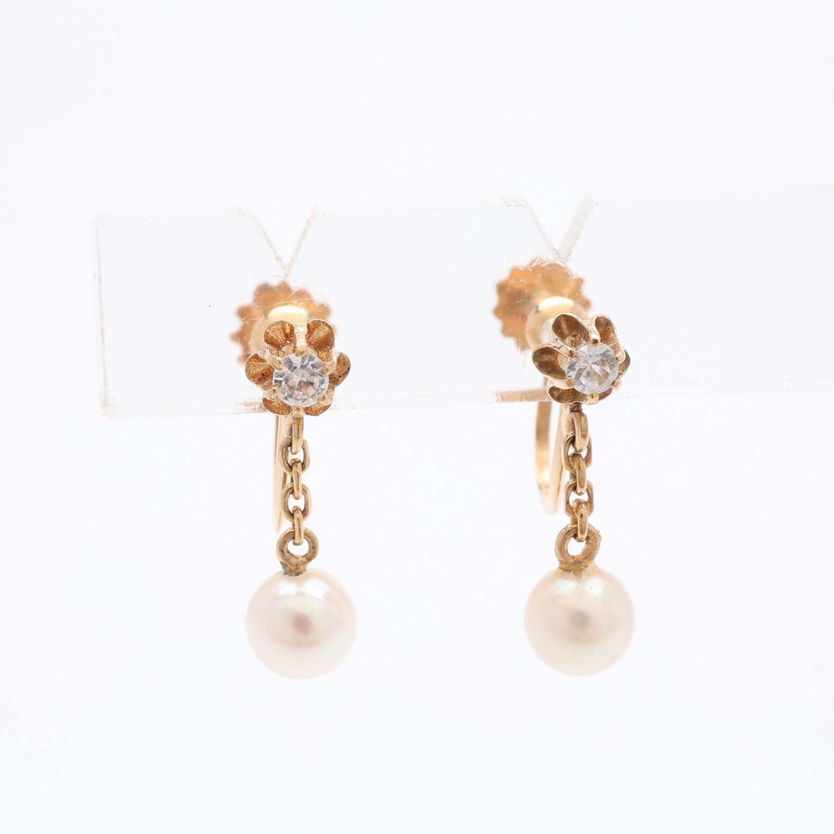 ÖRHÄNGEN, ETT PAR, 18K GULD, PÄRLOR & SMÅ BERGKRISTALLER, TOTALT CA. 2,2 GRAM.