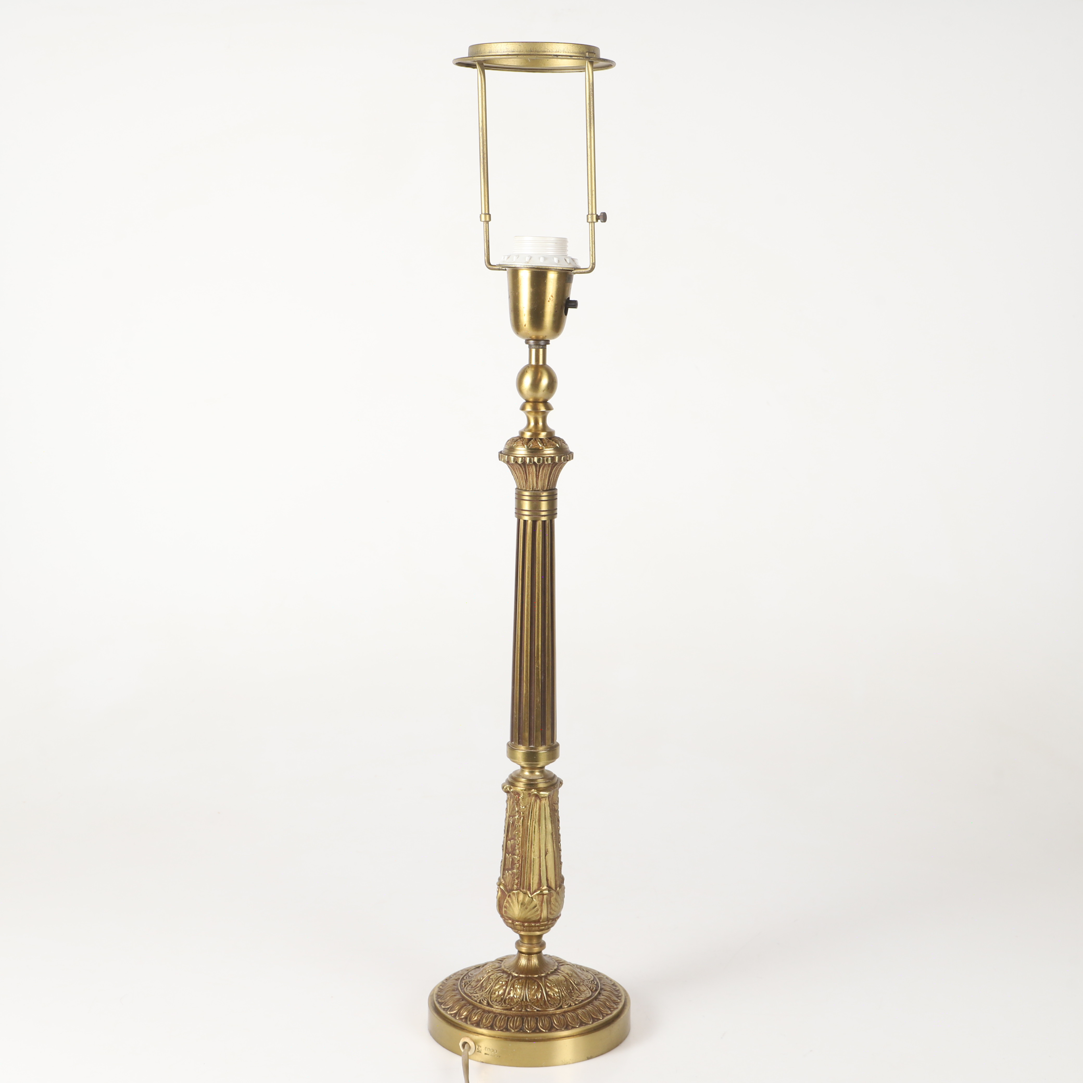 BORDSLAMPA, empirstil, mässing, 1900-tal.