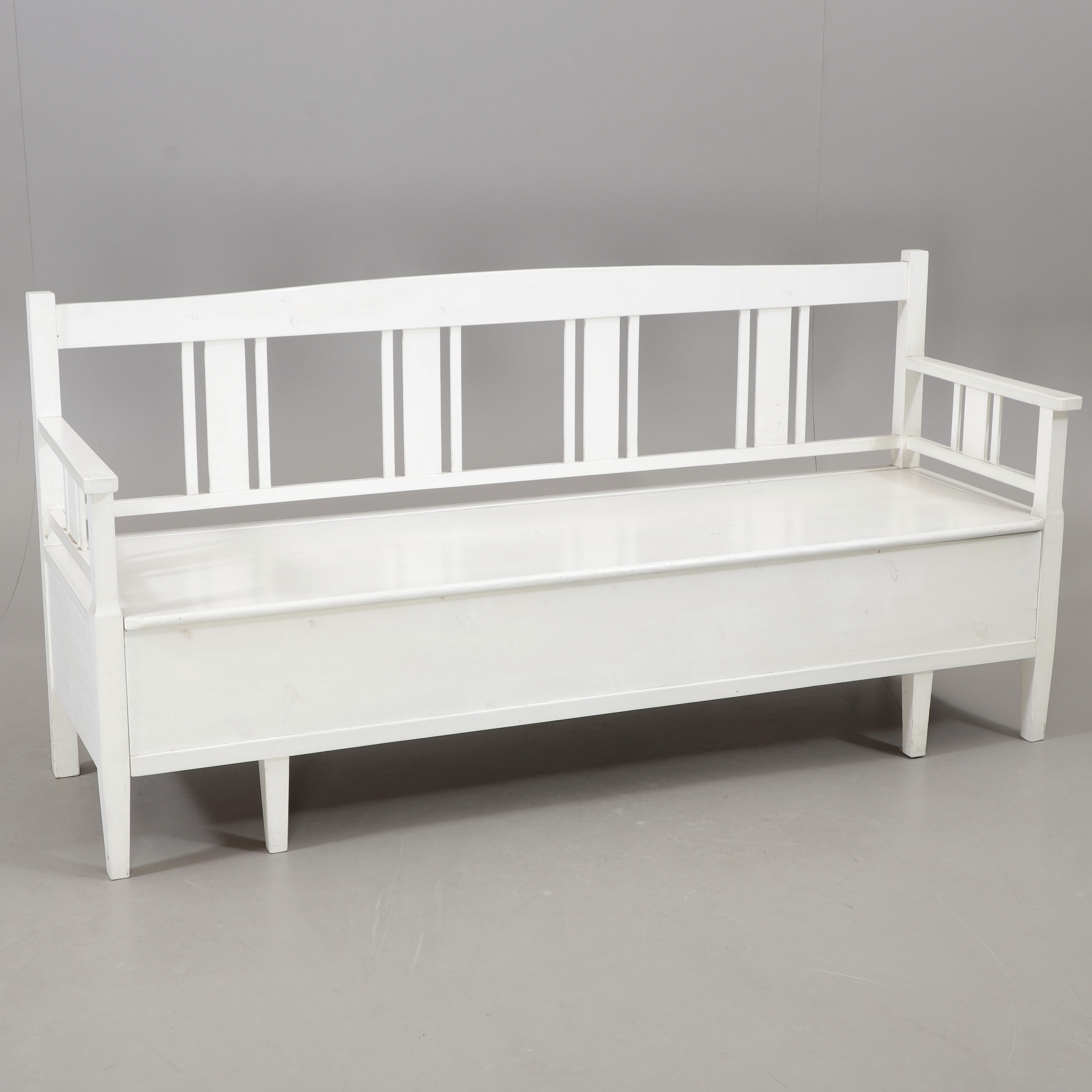 UTDRAGSSOFFA, Karin och Carl Larssonstil, 1900-talets första hälft.