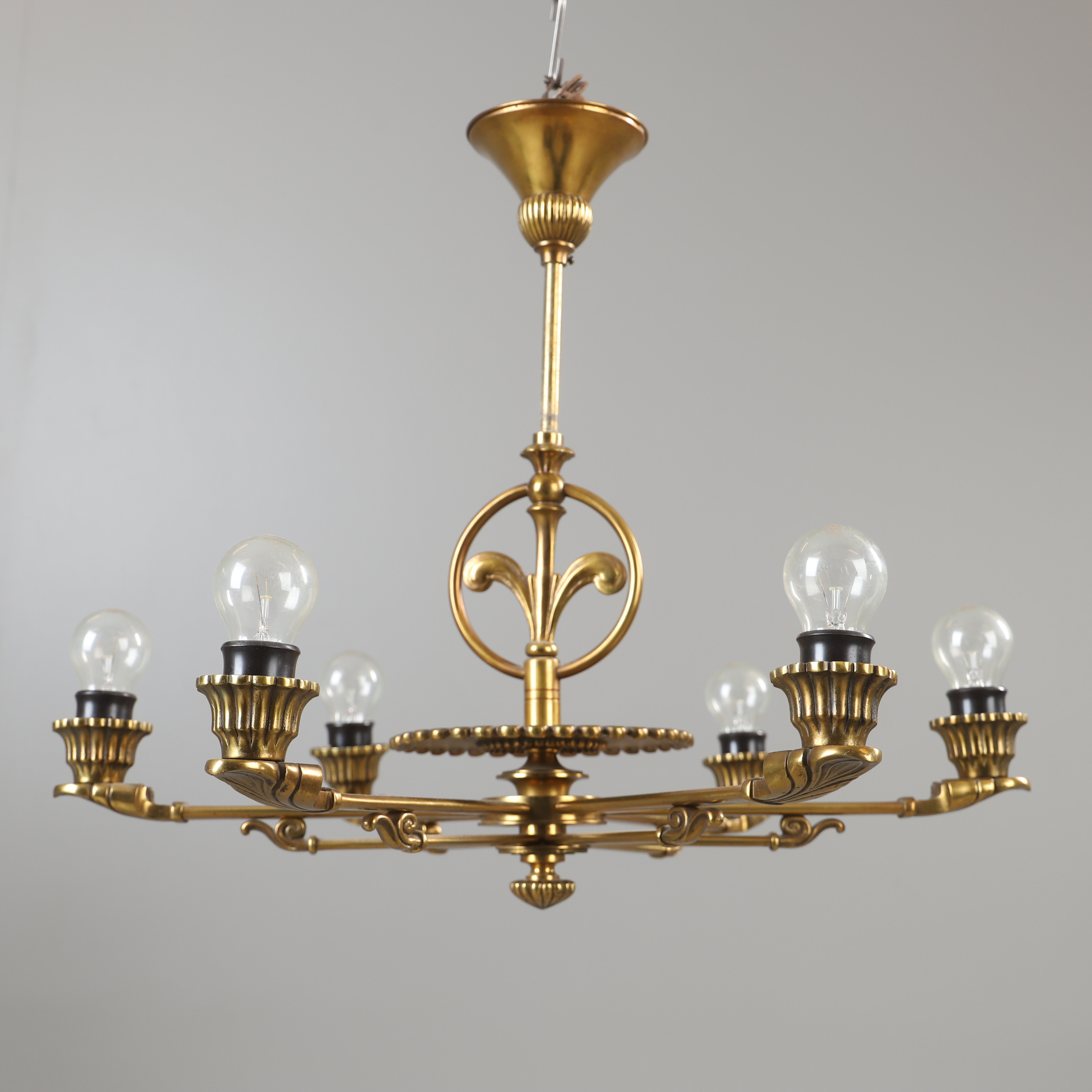 TAKLAMPA, 6-armad, malm, 1900-talets första hälft.