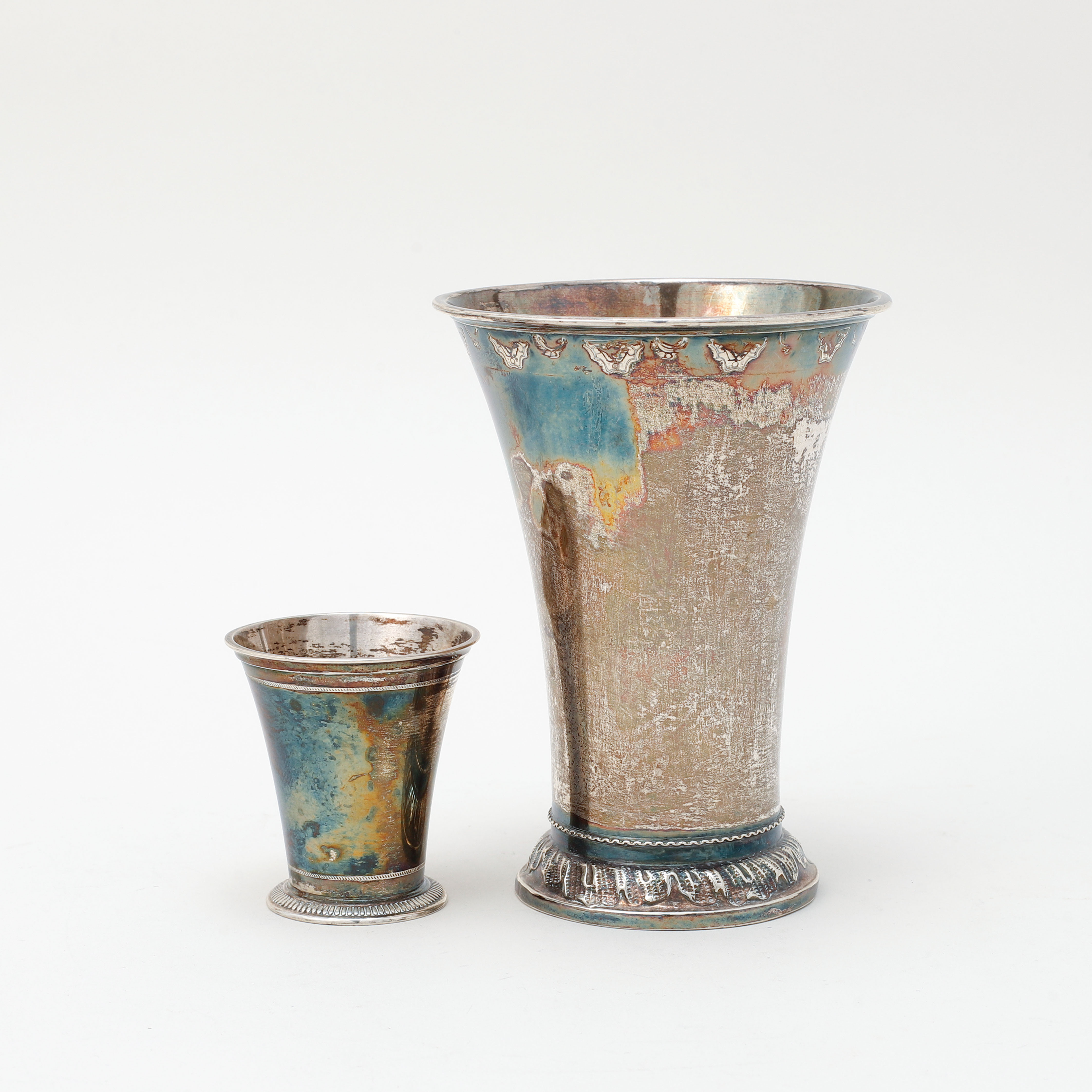 BÄGARE, 2 st, silver, GAB, Stockholm 1902 och 1946. Vikt ca 162 g.