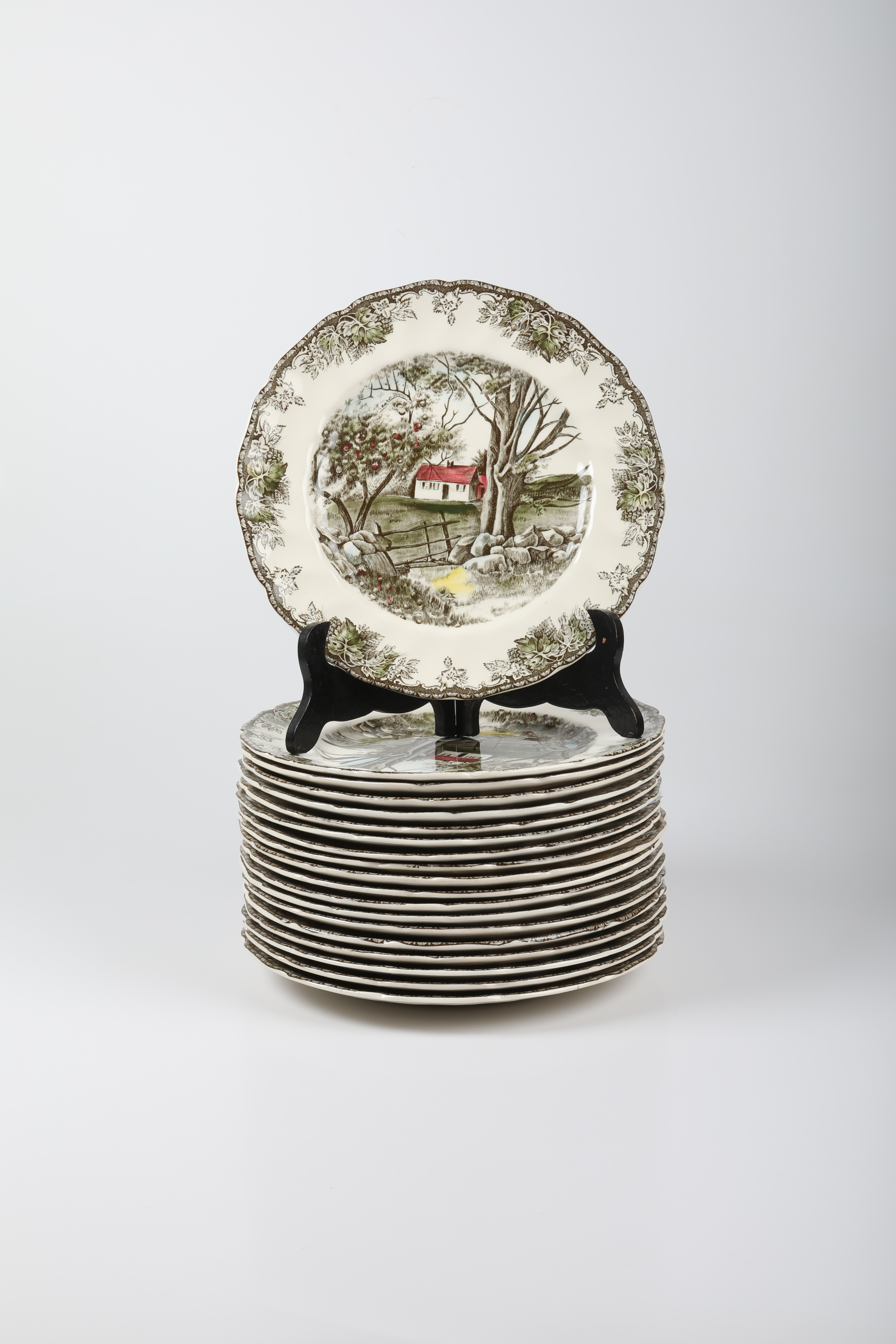 MATTALLRIKAR, 19 stycken, "The Friendly Village", porslin, Johnson Bros., England.